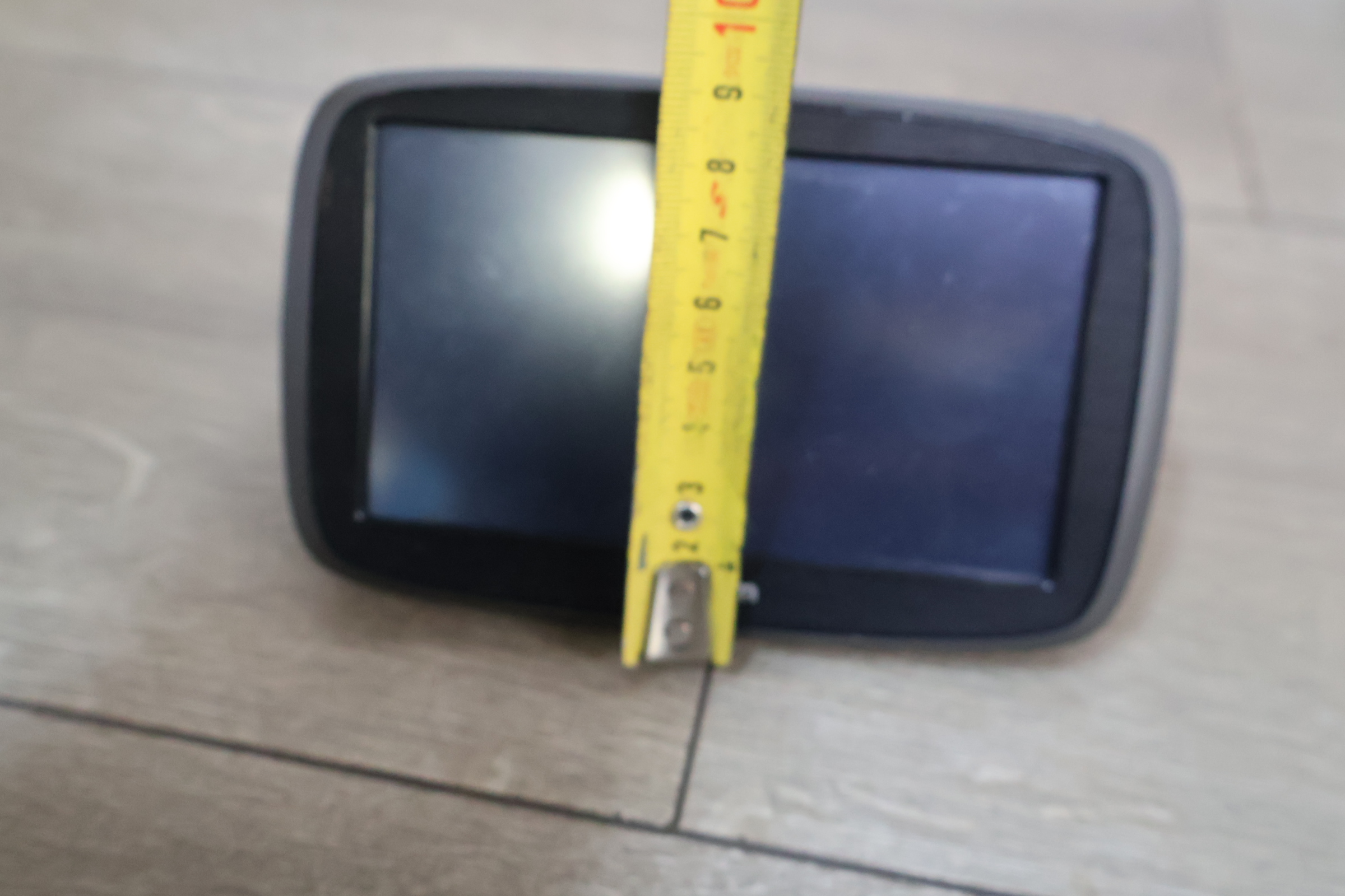 TomTom GPS navigatiesysteem met oplader – foto 14 – kavel bij GSD Auctions, Zoeterwoude