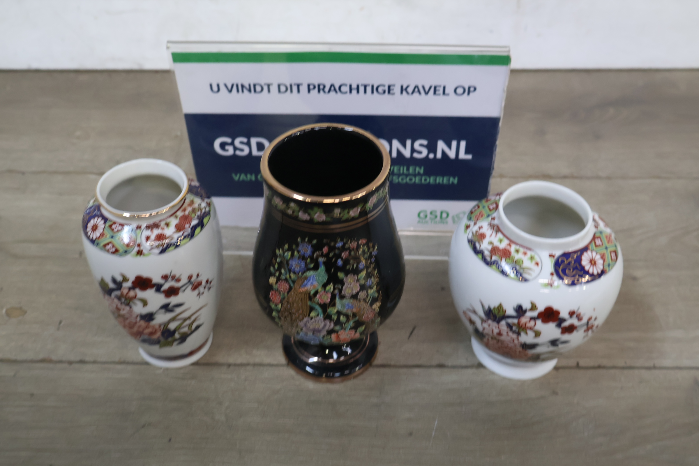 Set van 3 decoratieve keramieken vazen – foto 2 – kavel bij GSD Auctions, Zoeterwoude