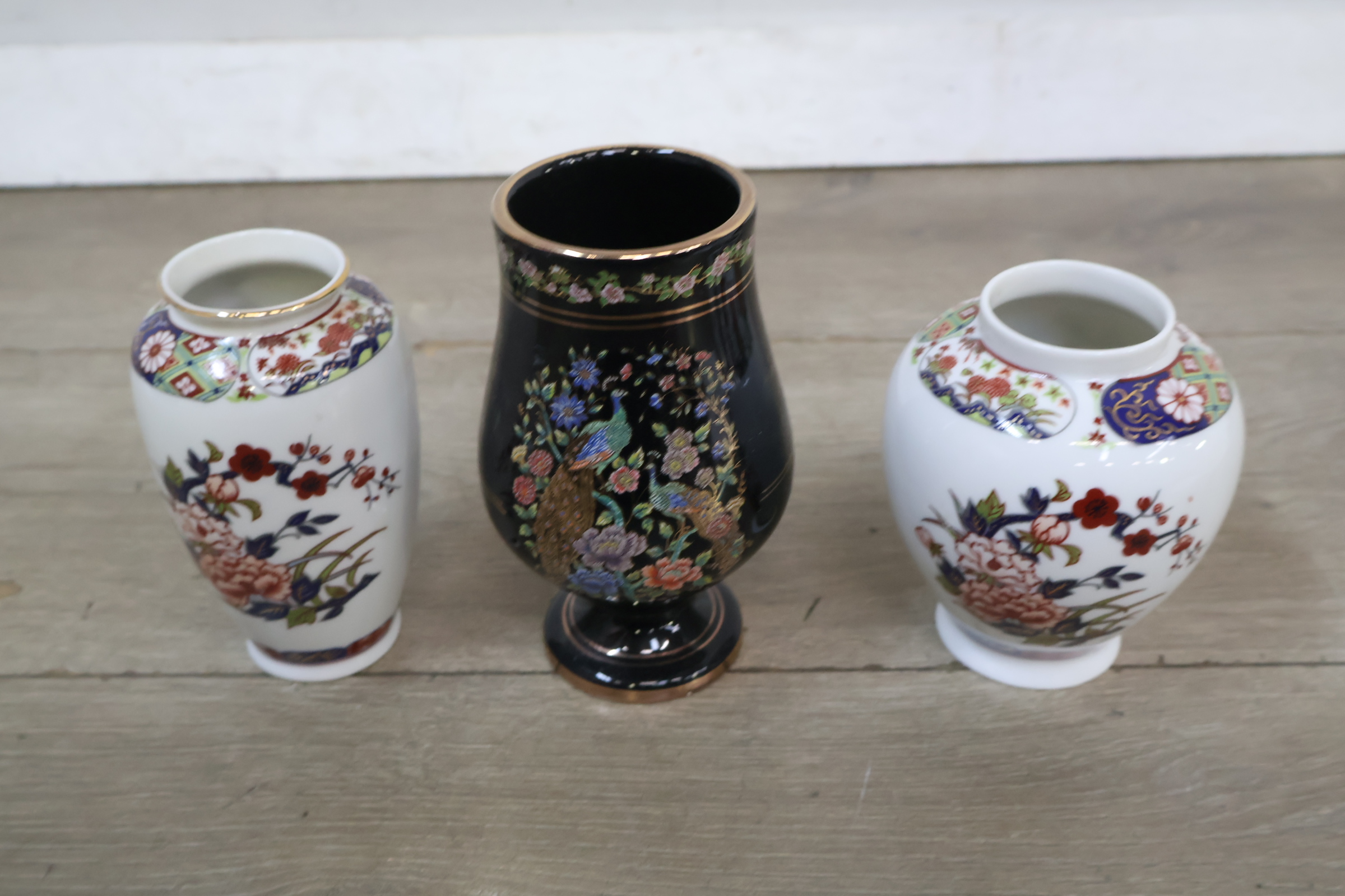 Set van 3 decoratieve keramieken vazen – foto 3 – kavel bij GSD Auctions, Zoeterwoude