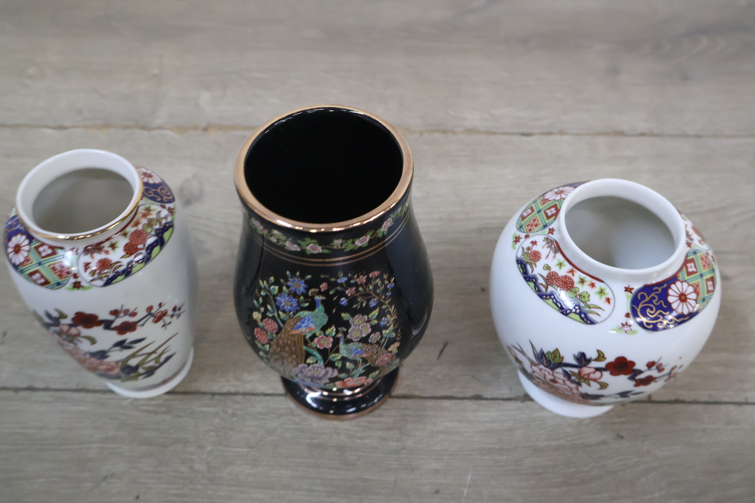 Set van 3 decoratieve keramieken vazen – foto 4 – kavel bij GSD Auctions, Zoeterwoude
