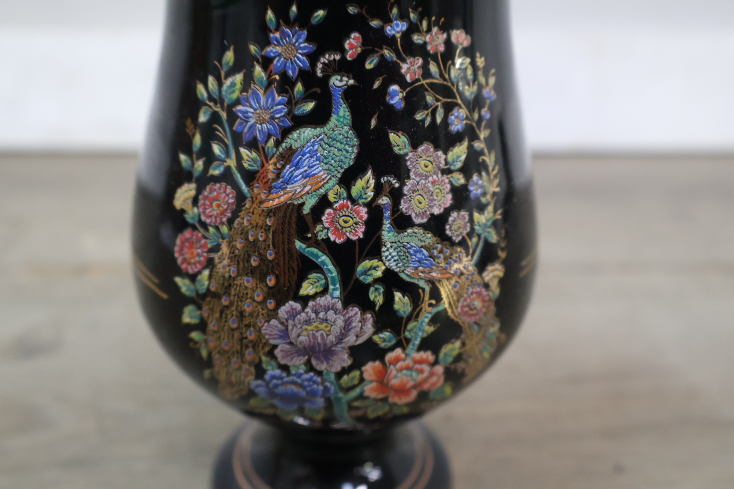 Set van 3 decoratieve keramieken vazen – foto 11 – kavel bij GSD Auctions, Zoeterwoude
