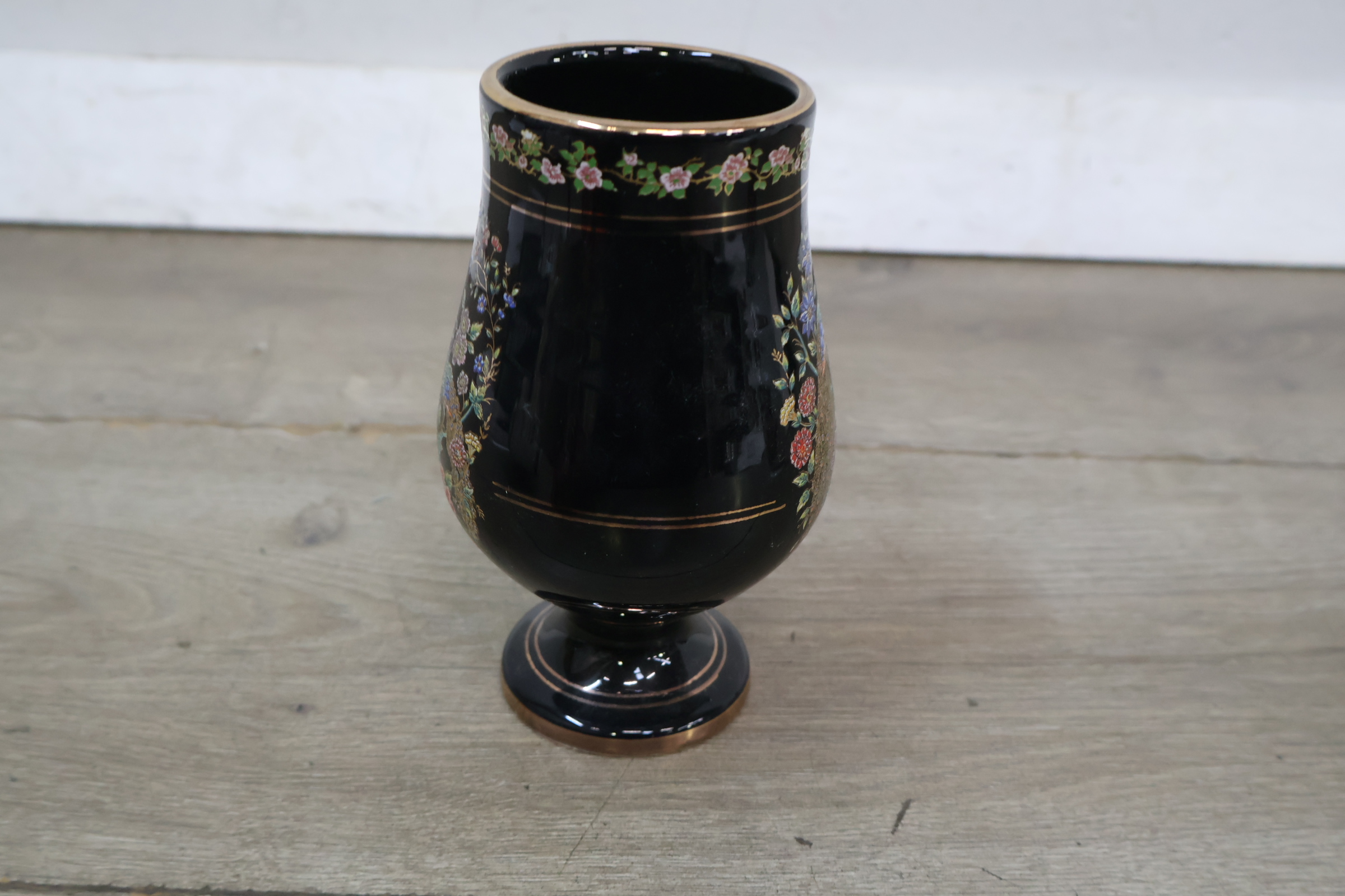 Set van 3 decoratieve keramieken vazen – foto 12 – kavel bij GSD Auctions, Zoeterwoude