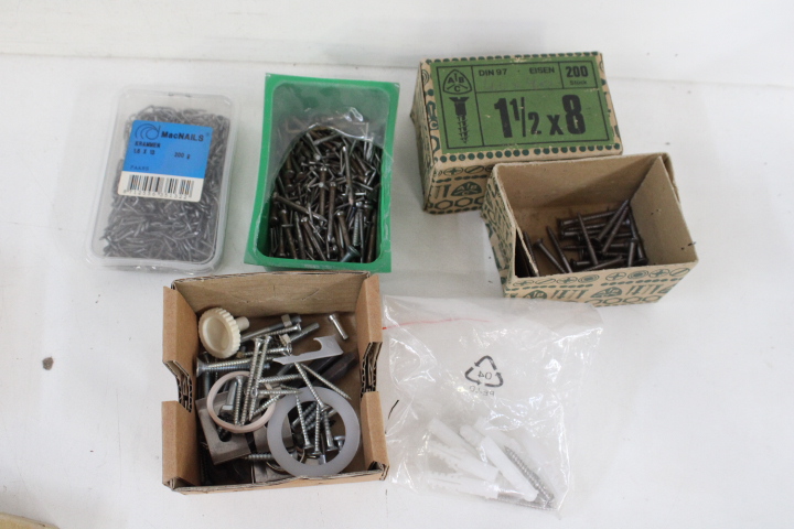 Diverse kleine gereedschap - Schroeven – foto 8 – kavel bij GSD Auctions, Zoeterwoude
