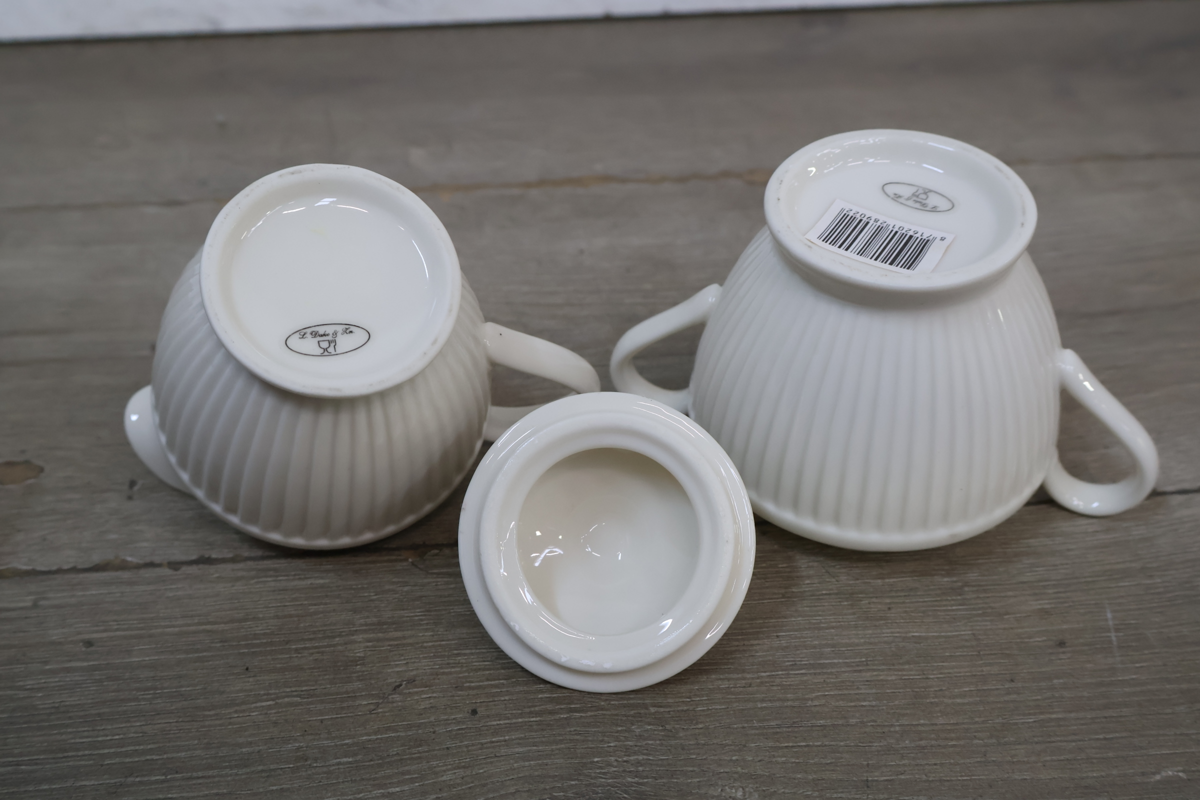 Crèmekleurige servies - theepot, melkkannetje en suikerpot – foto 6 – kavel bij GSD Auctions, Zoeterwoude