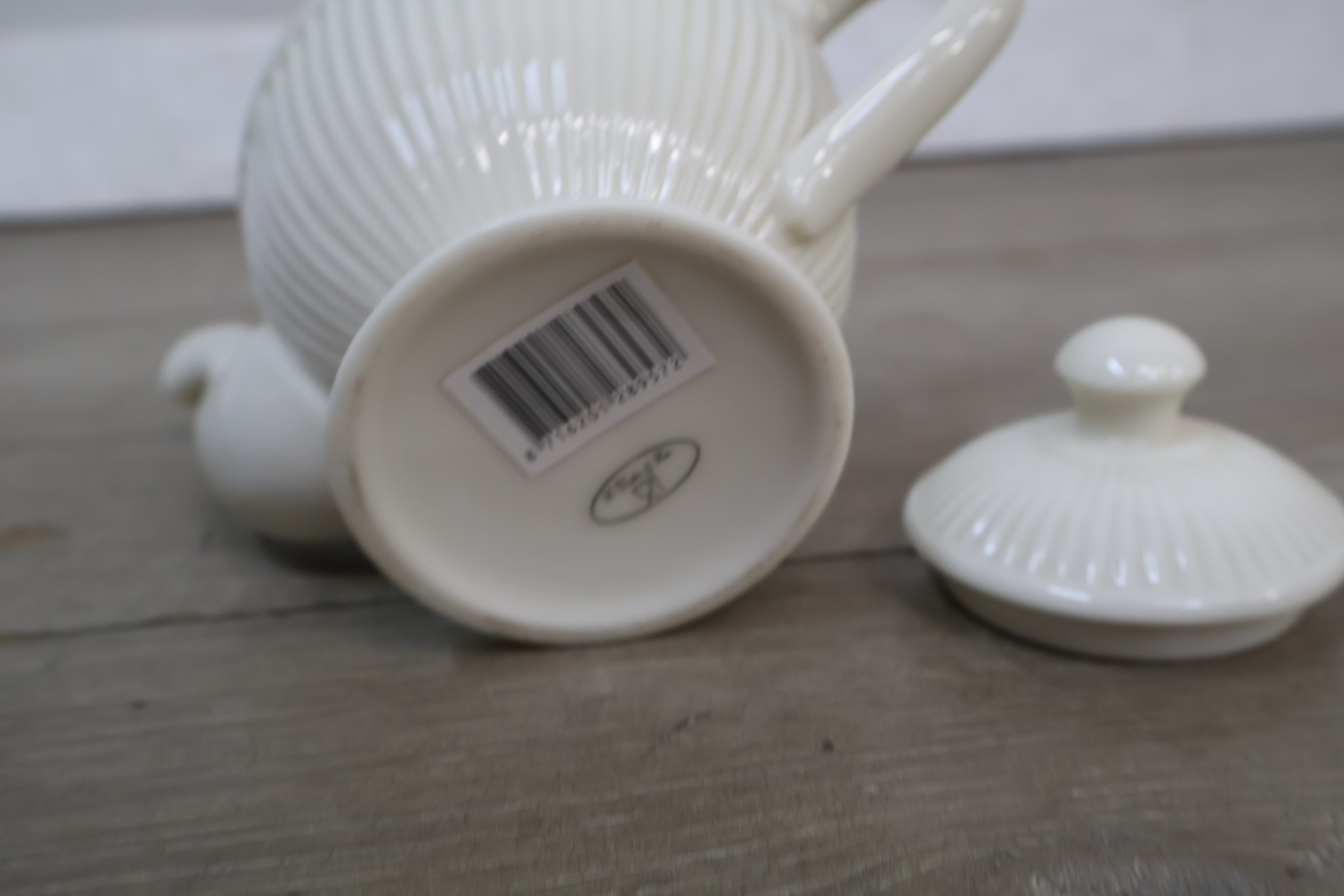 Crèmekleurige servies - theepot, melkkannetje en suikerpot – foto 11 – kavel bij GSD Auctions, Zoeterwoude