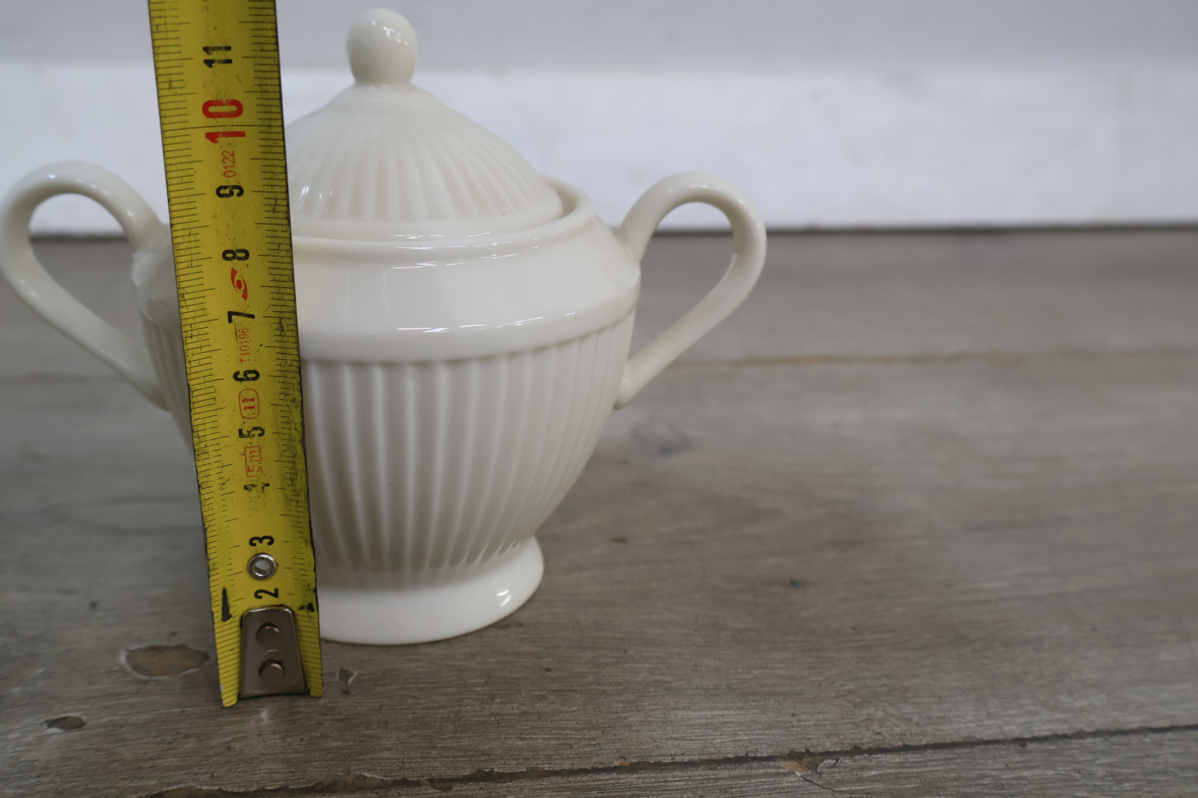 Crèmekleurige servies - theepot, melkkannetje en suikerpot – foto 16 – kavel bij GSD Auctions, Zoeterwoude