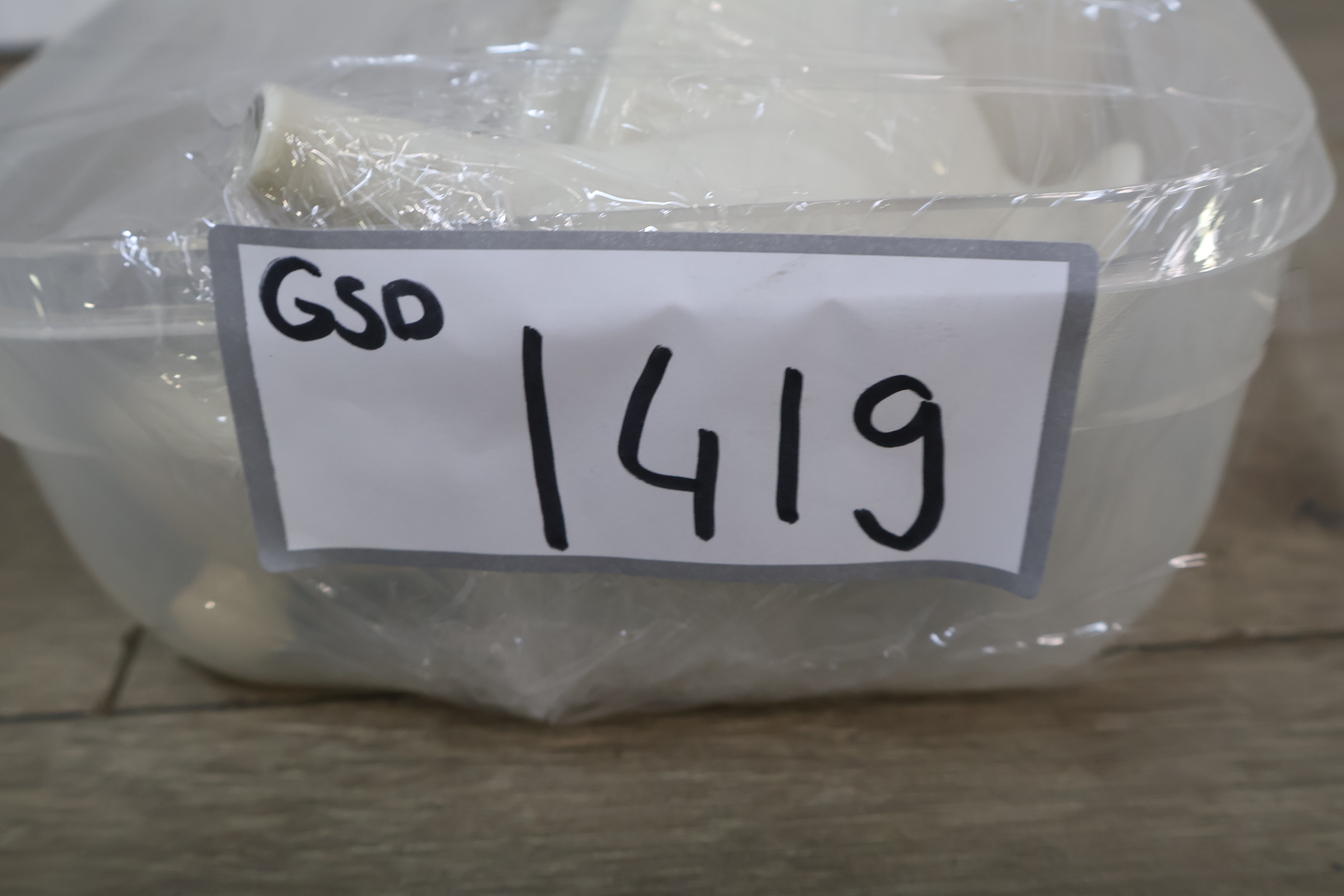 Crèmekleurige servies - theepot, melkkannetje en suikerpot – foto 17 – kavel bij GSD Auctions, Zoeterwoude