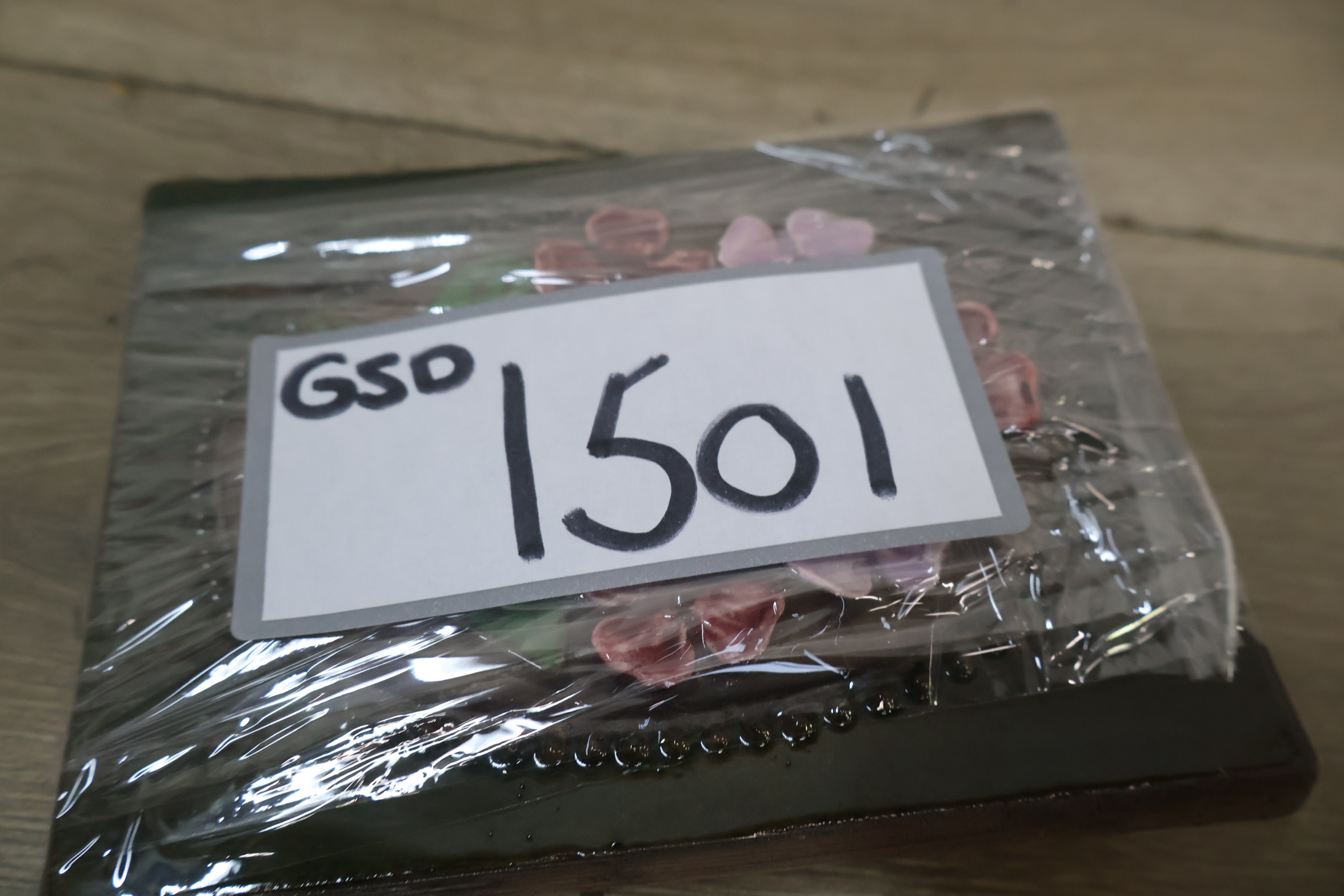 Decoratieve keramische tegel met bloemmotief – foto 14 – kavel bij GSD Auctions, Zoeterwoude
