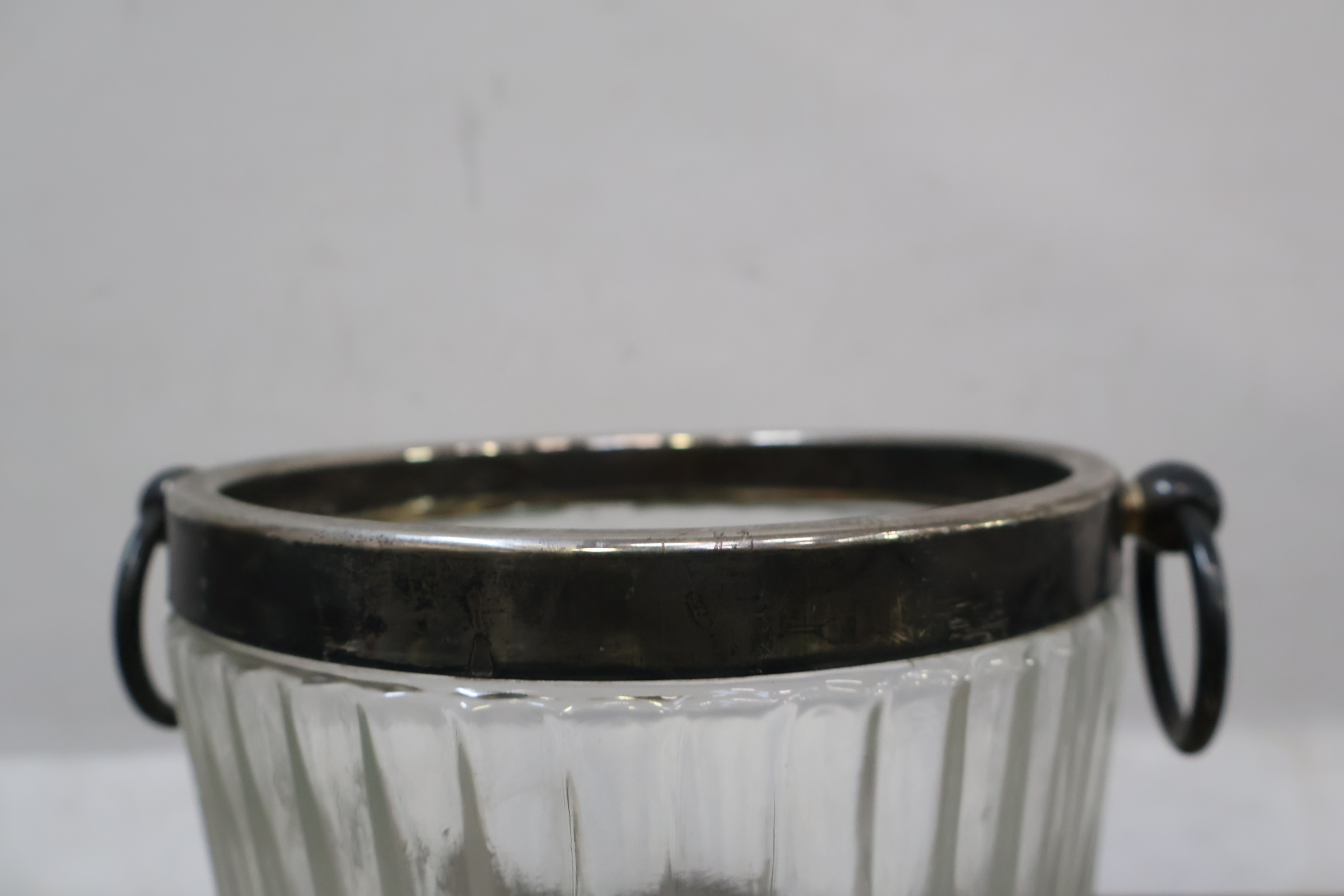 Glazen ijsemmer met metalen rand – foto 5 – kavel bij GSD Auctions, Zoeterwoude