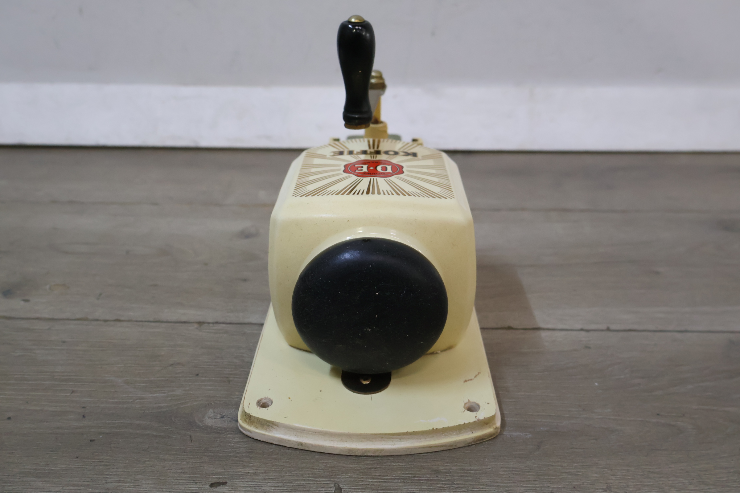 Douwe Egberts Koffiemolen – foto 8 – kavel bij GSD Auctions, Zoeterwoude