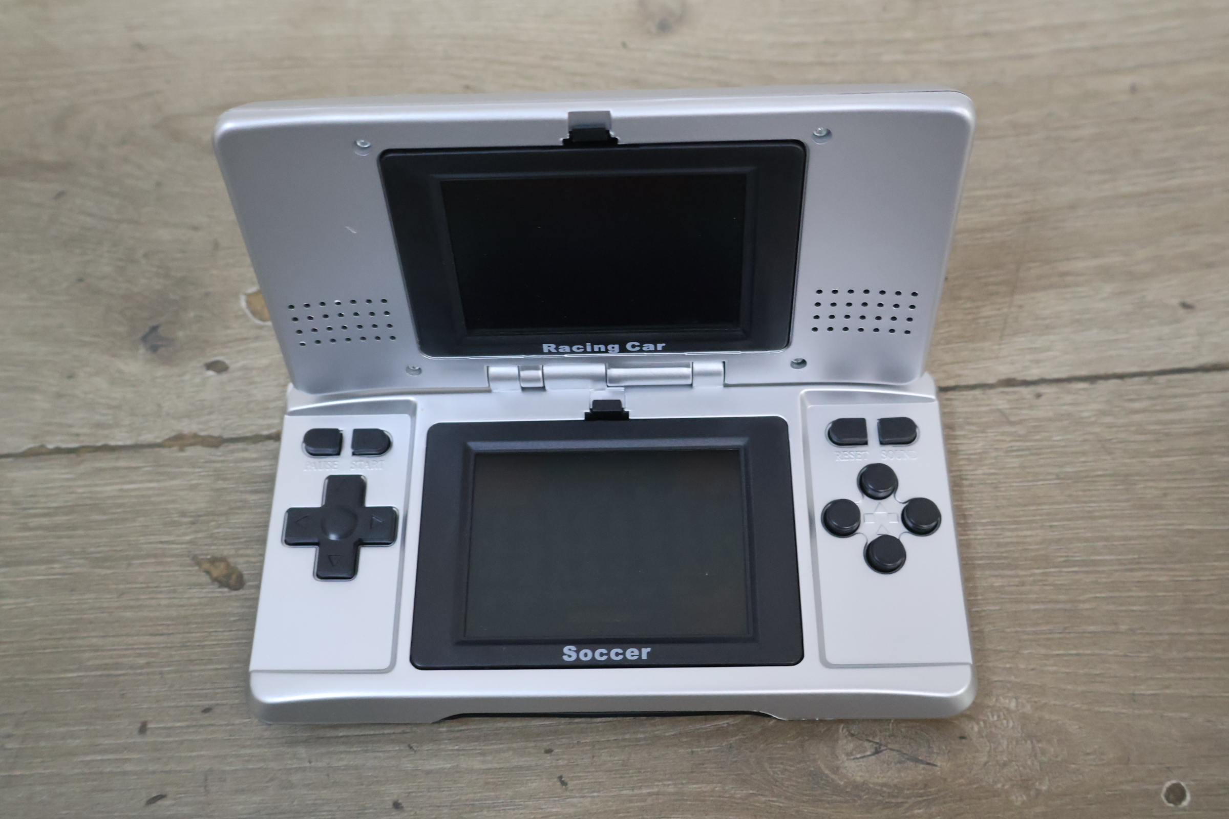 NEO Double Games handheld gameconsole – foto 8 – kavel bij GSD Auctions, Zoeterwoude