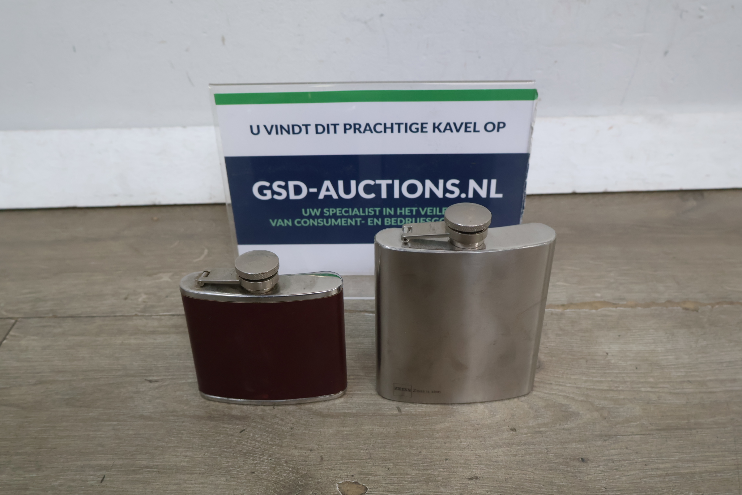 Set van twee veldflessen – foto 2 – kavel bij GSD Auctions, Zoeterwoude