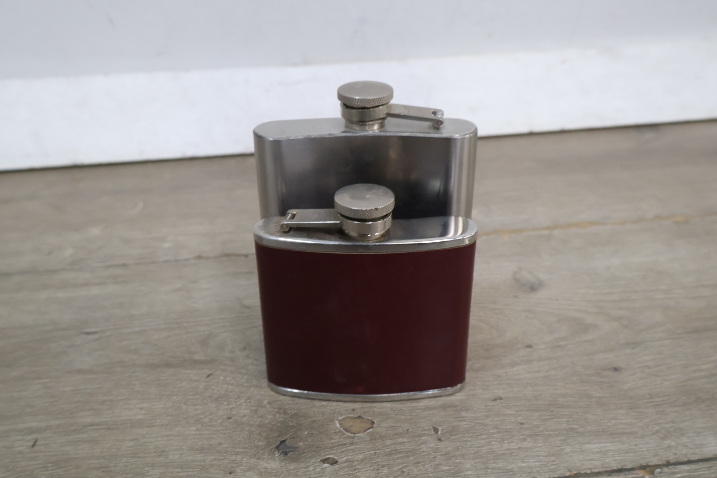 Set van twee veldflessen – foto 7 – kavel bij GSD Auctions, Zoeterwoude