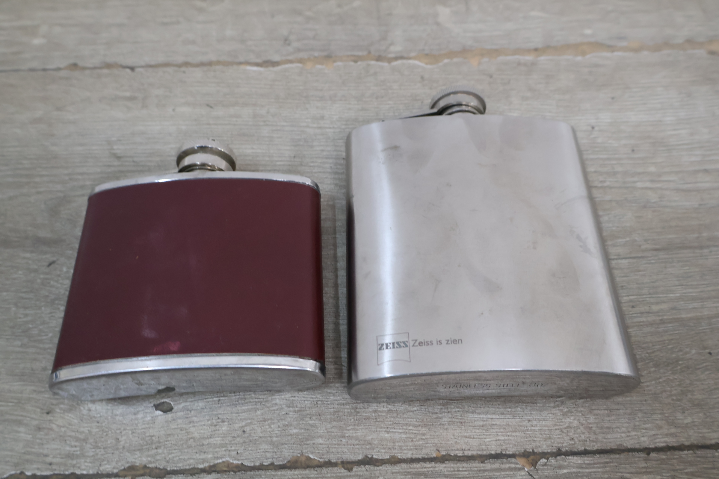 Set van twee veldflessen – foto 8 – kavel bij GSD Auctions, Zoeterwoude