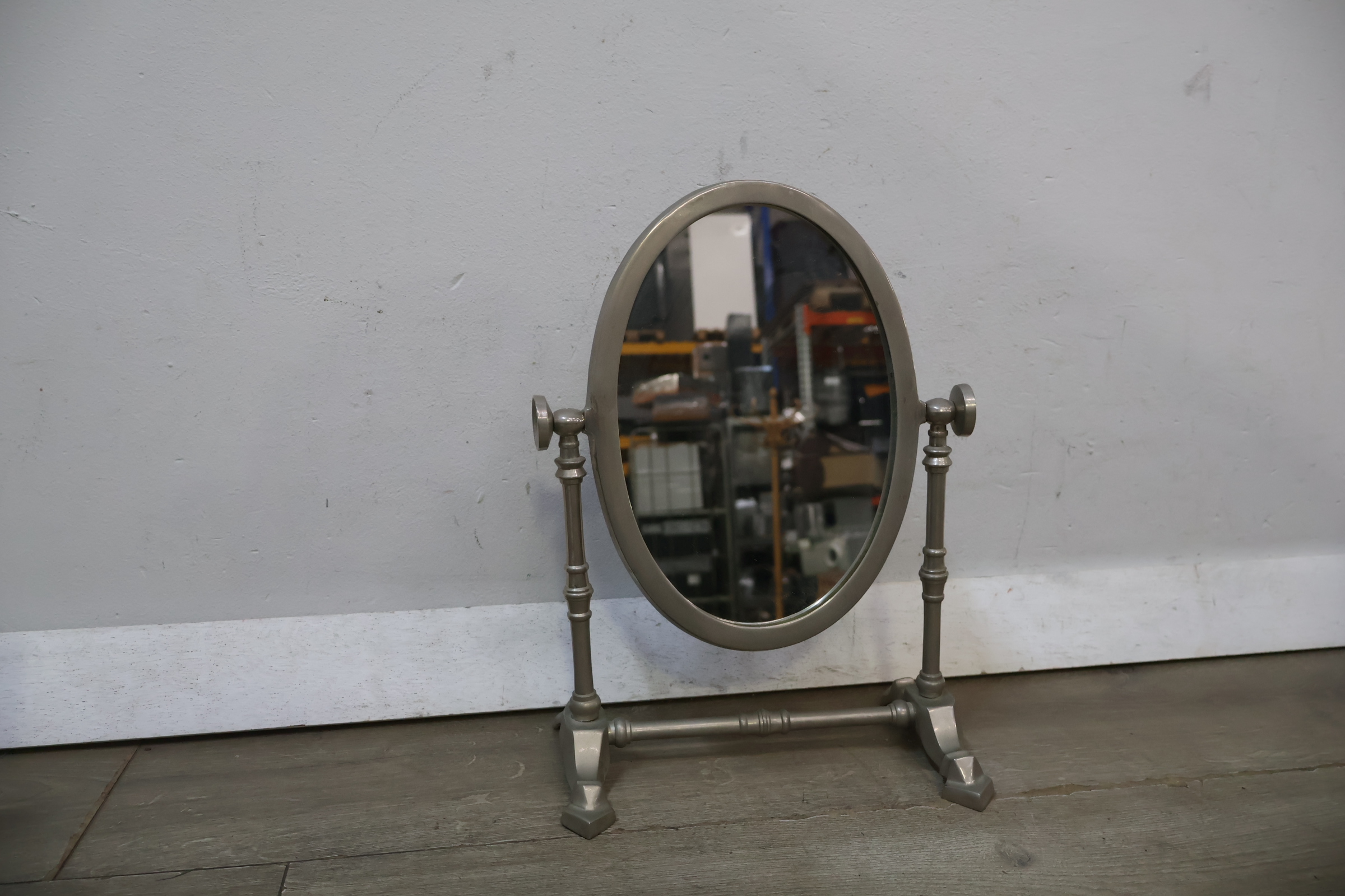 Tafelspiegel met metalen frame – foto 4 – kavel bij GSD Auctions, Zoeterwoude