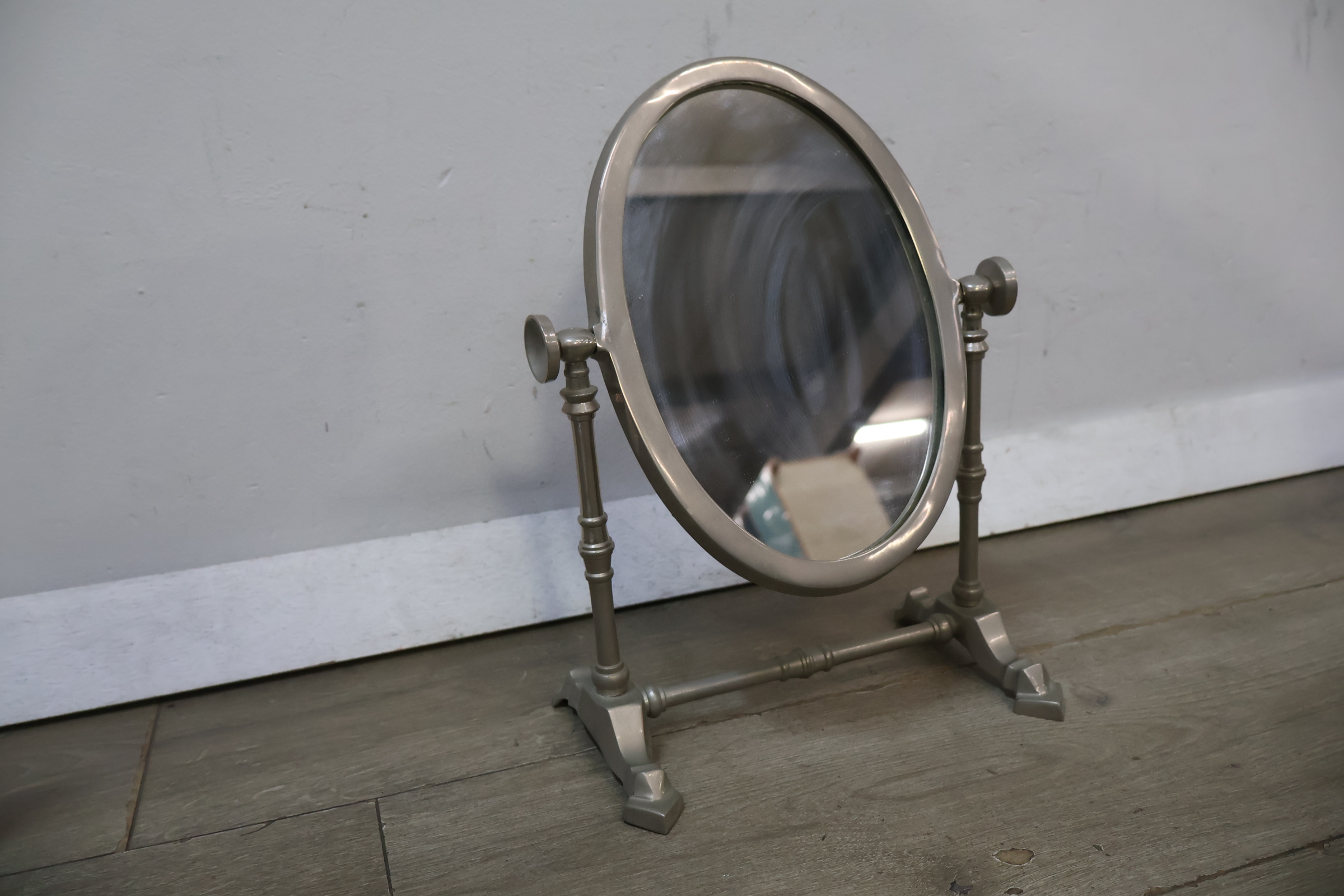 Tafelspiegel met metalen frame – foto 6 – kavel bij GSD Auctions, Zoeterwoude