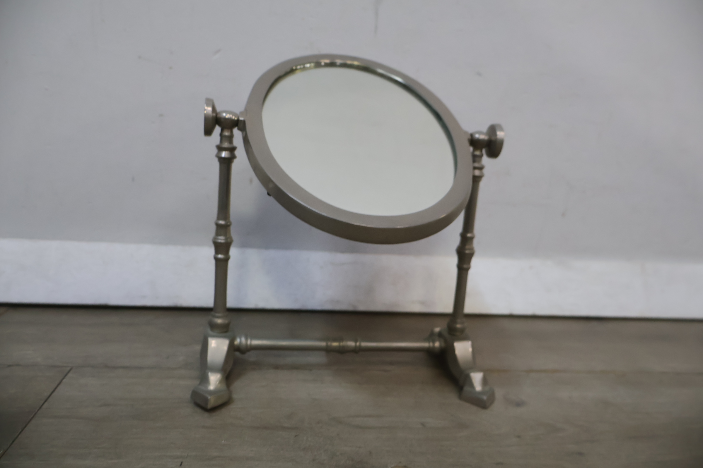 Tafelspiegel met metalen frame – foto 7 – kavel bij GSD Auctions, Zoeterwoude