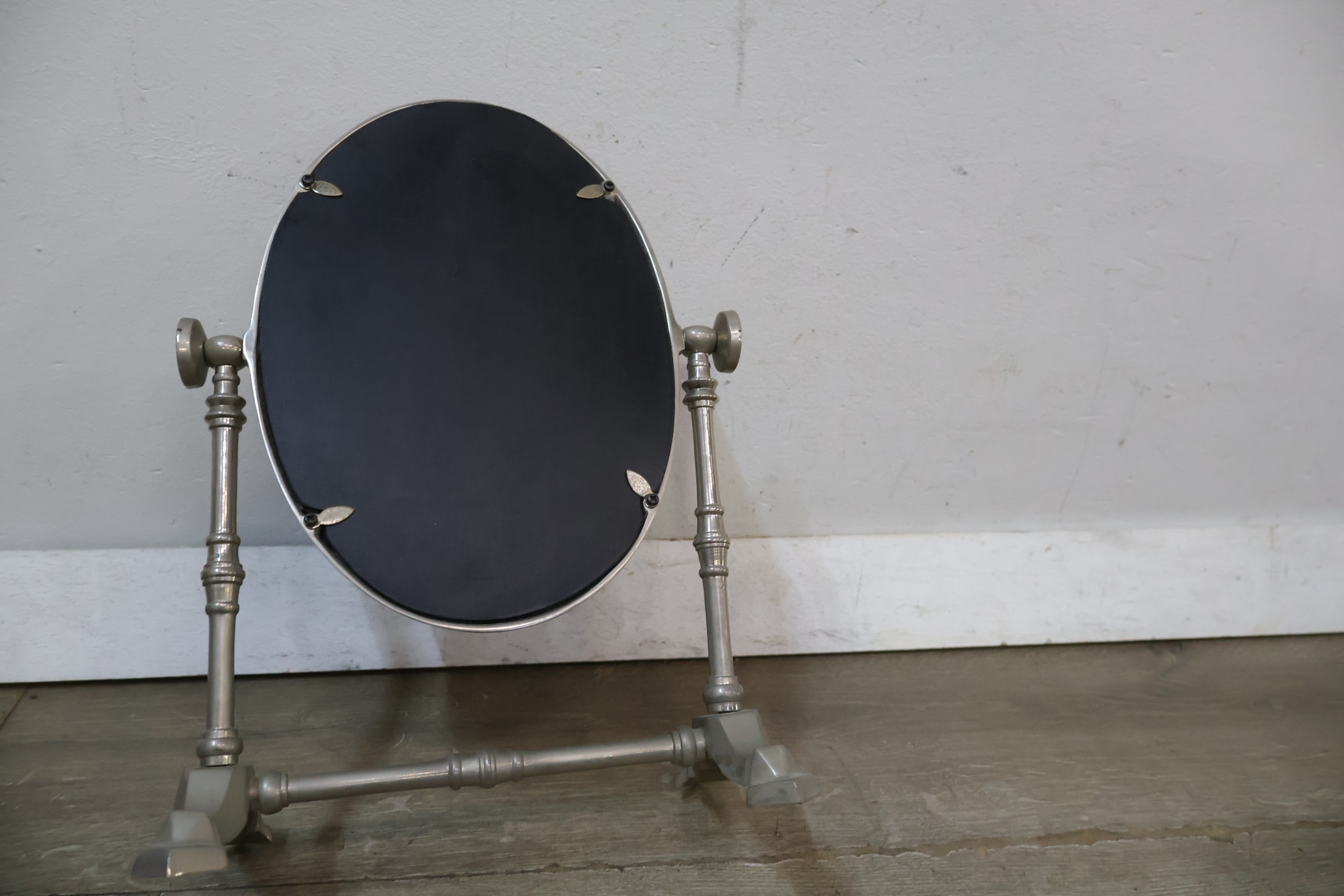 Tafelspiegel met metalen frame – foto 10 – kavel bij GSD Auctions, Zoeterwoude