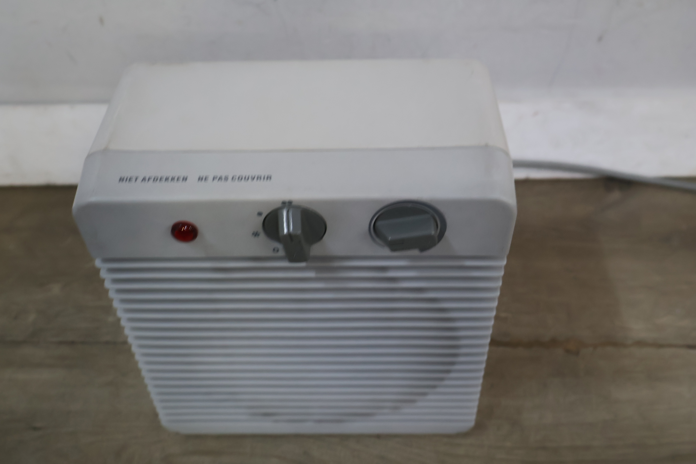 Elektrische ventilator kachel wit – foto 4 – kavel bij GSD Auctions, Zoeterwoude