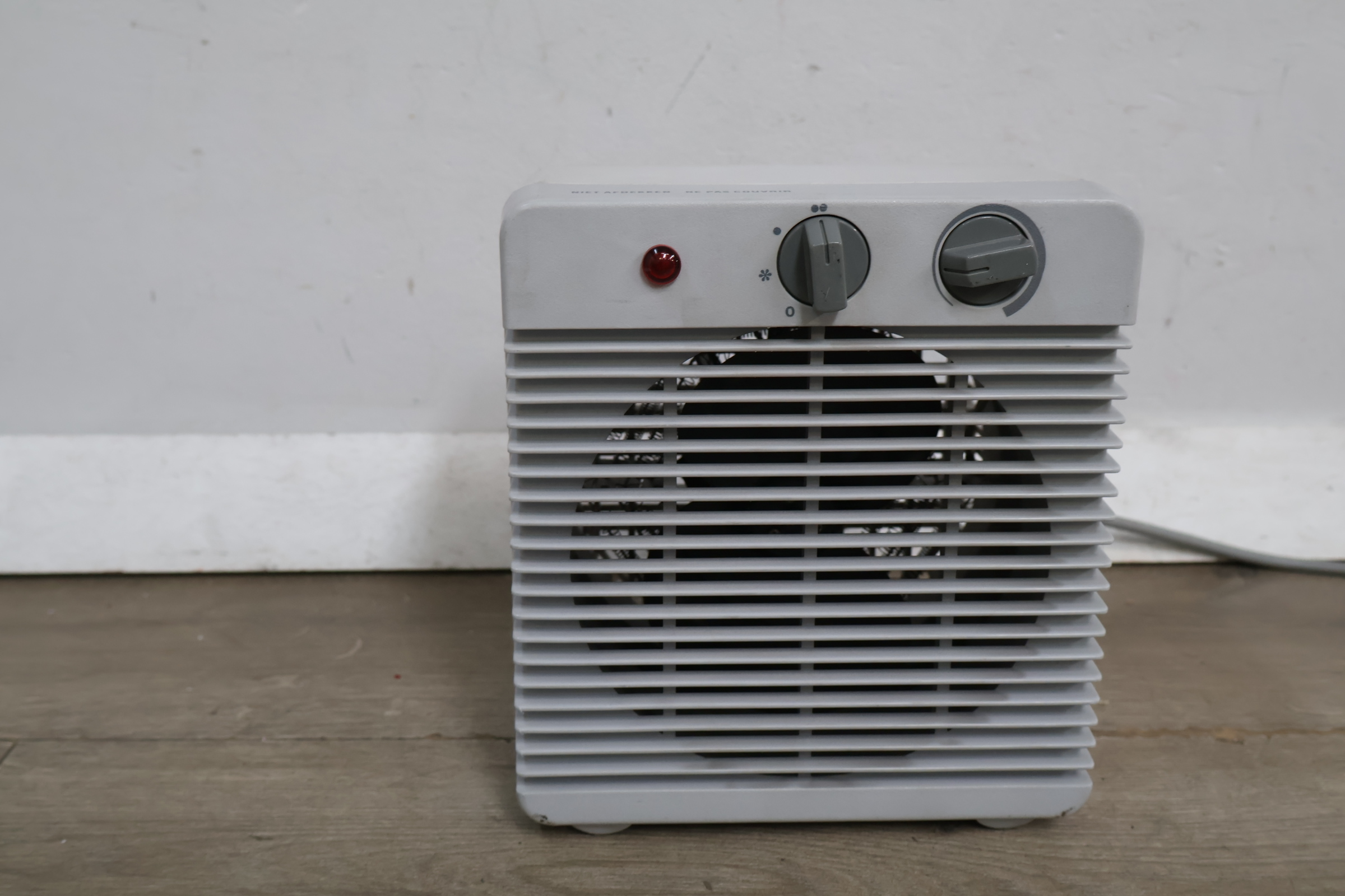 Elektrische ventilator kachel wit – foto 5 – kavel bij GSD Auctions, Zoeterwoude