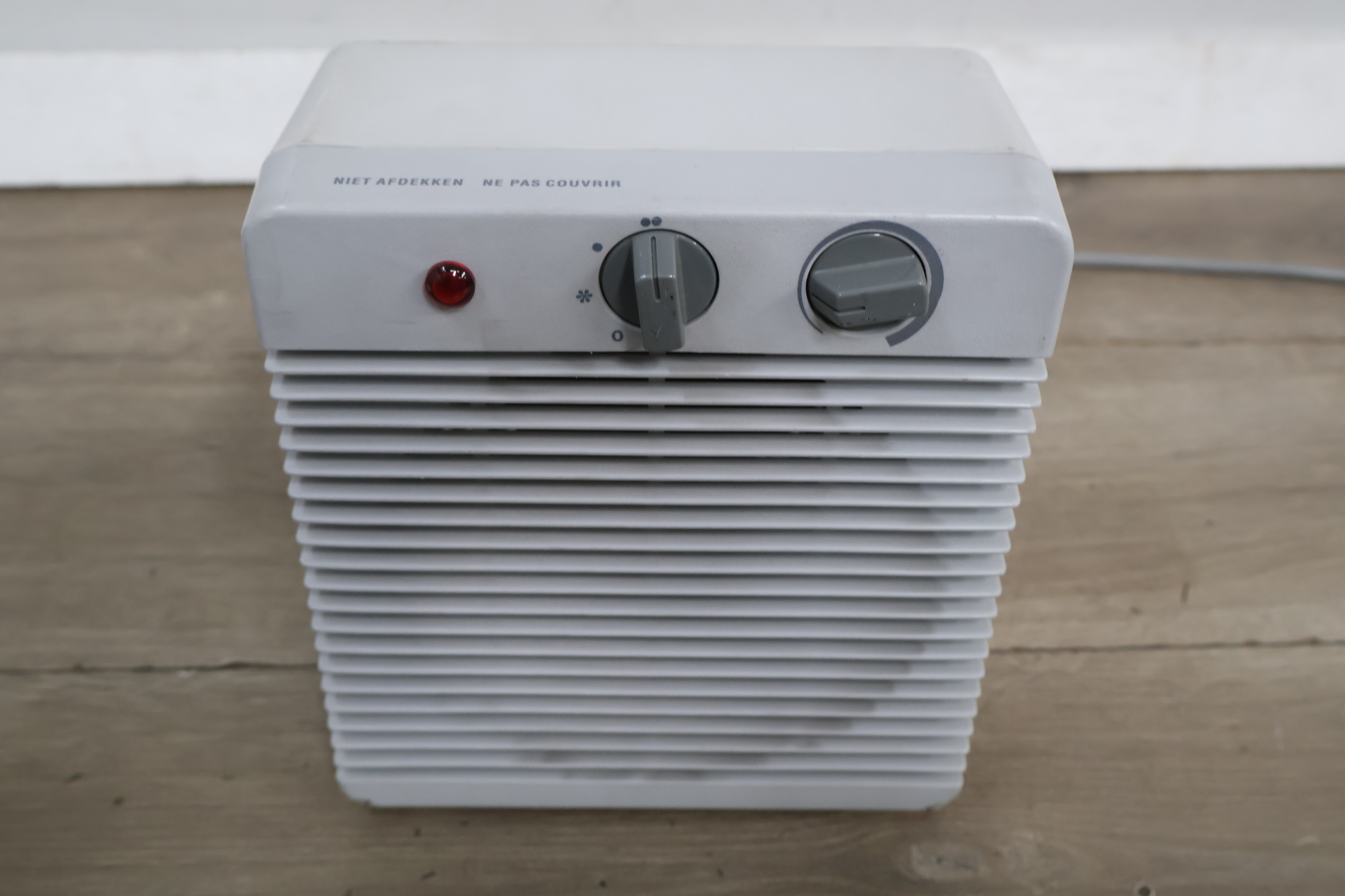 Elektrische ventilator kachel wit – foto 6 – kavel bij GSD Auctions, Zoeterwoude