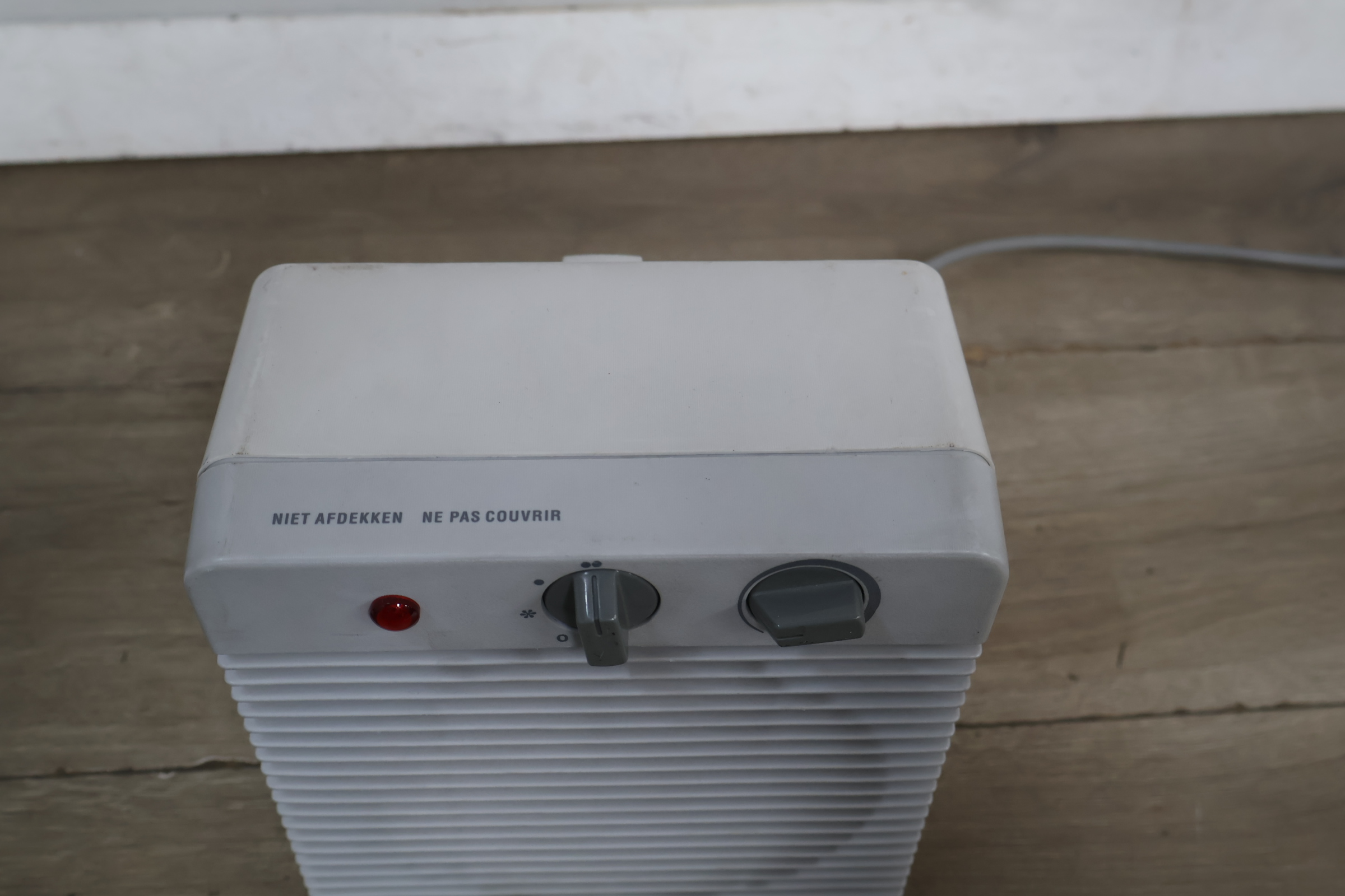 Elektrische ventilator kachel wit – foto 7 – kavel bij GSD Auctions, Zoeterwoude