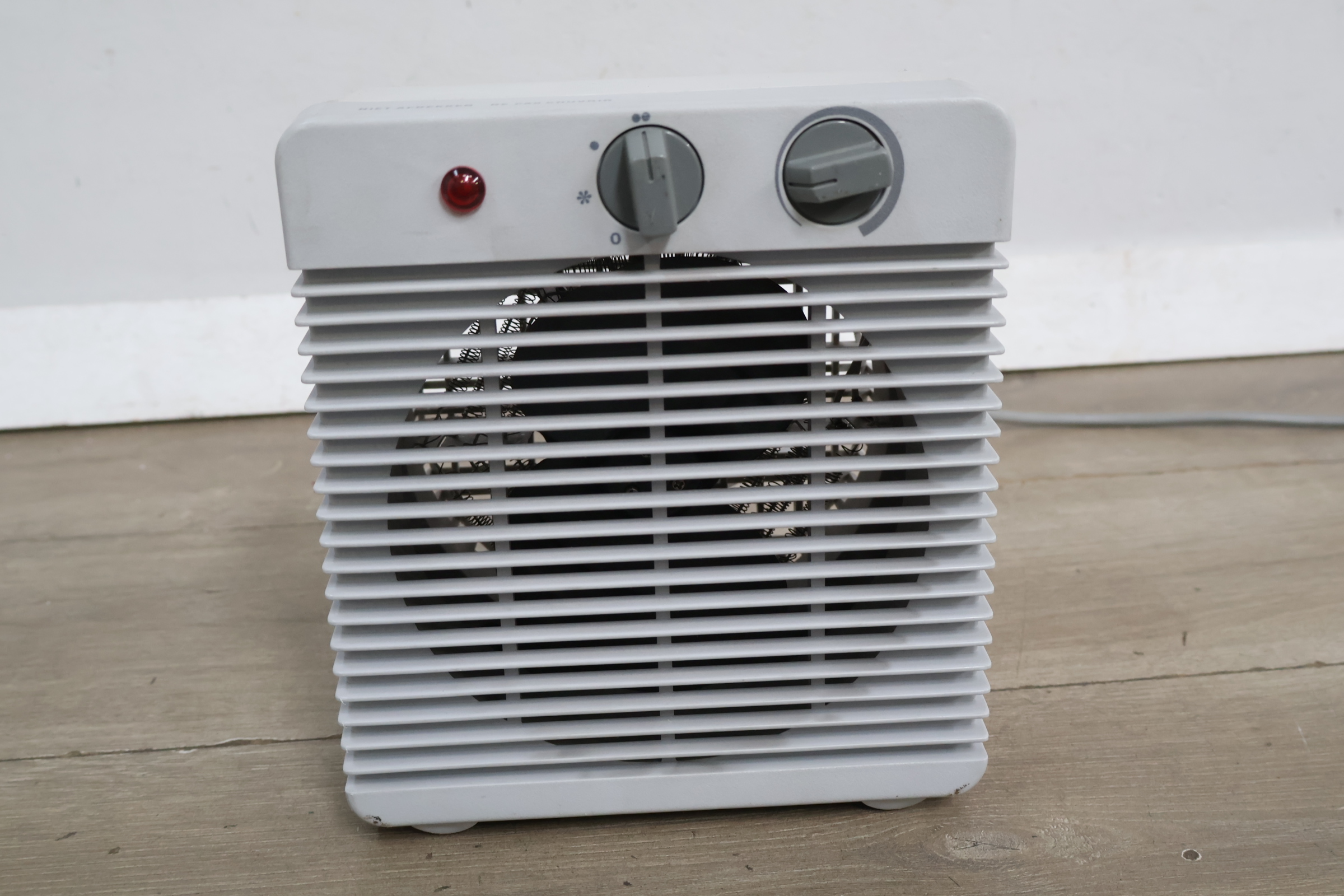 Elektrische ventilator kachel wit – foto 8 – kavel bij GSD Auctions, Zoeterwoude