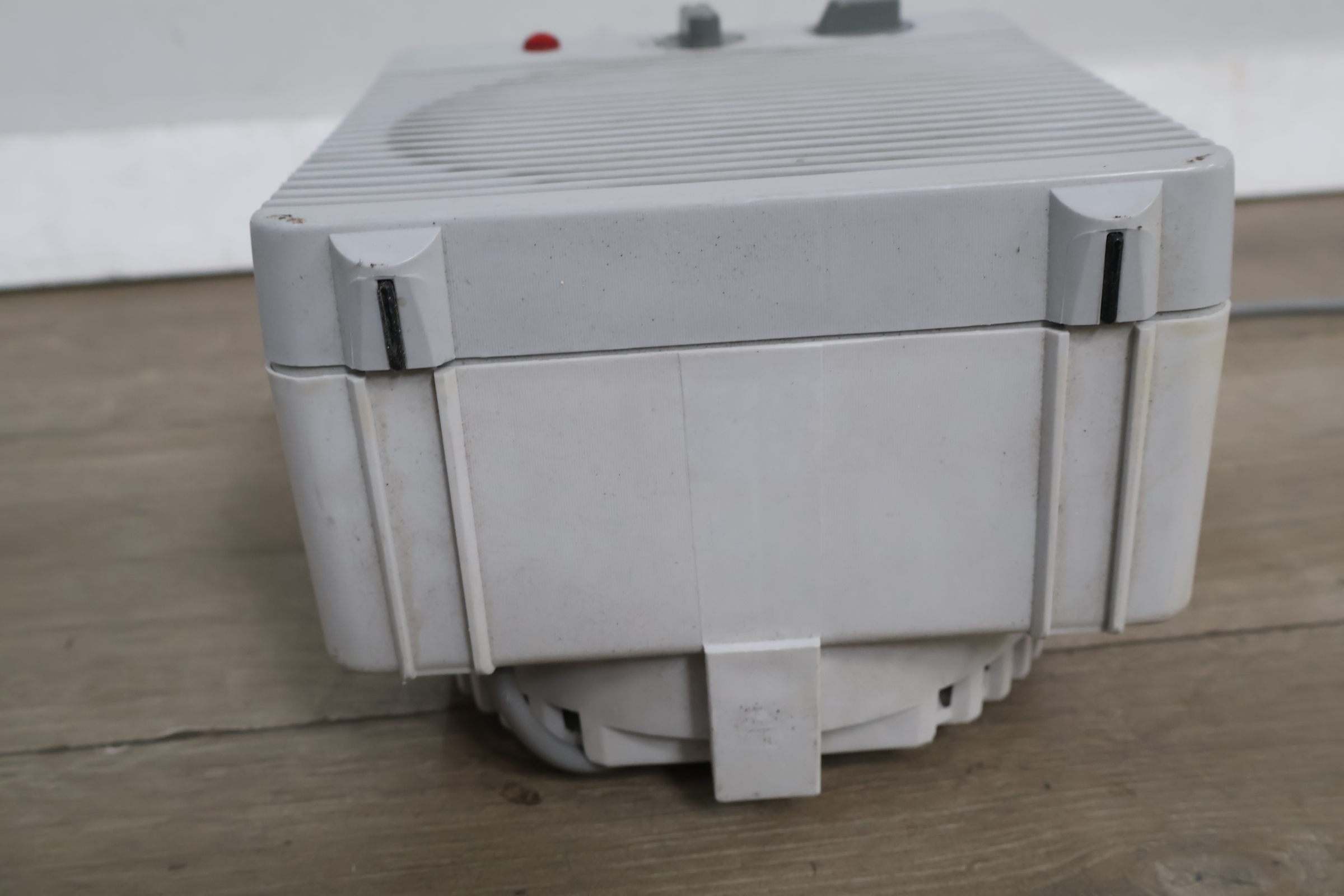 Elektrische ventilator kachel wit – foto 11 – kavel bij GSD Auctions, Zoeterwoude