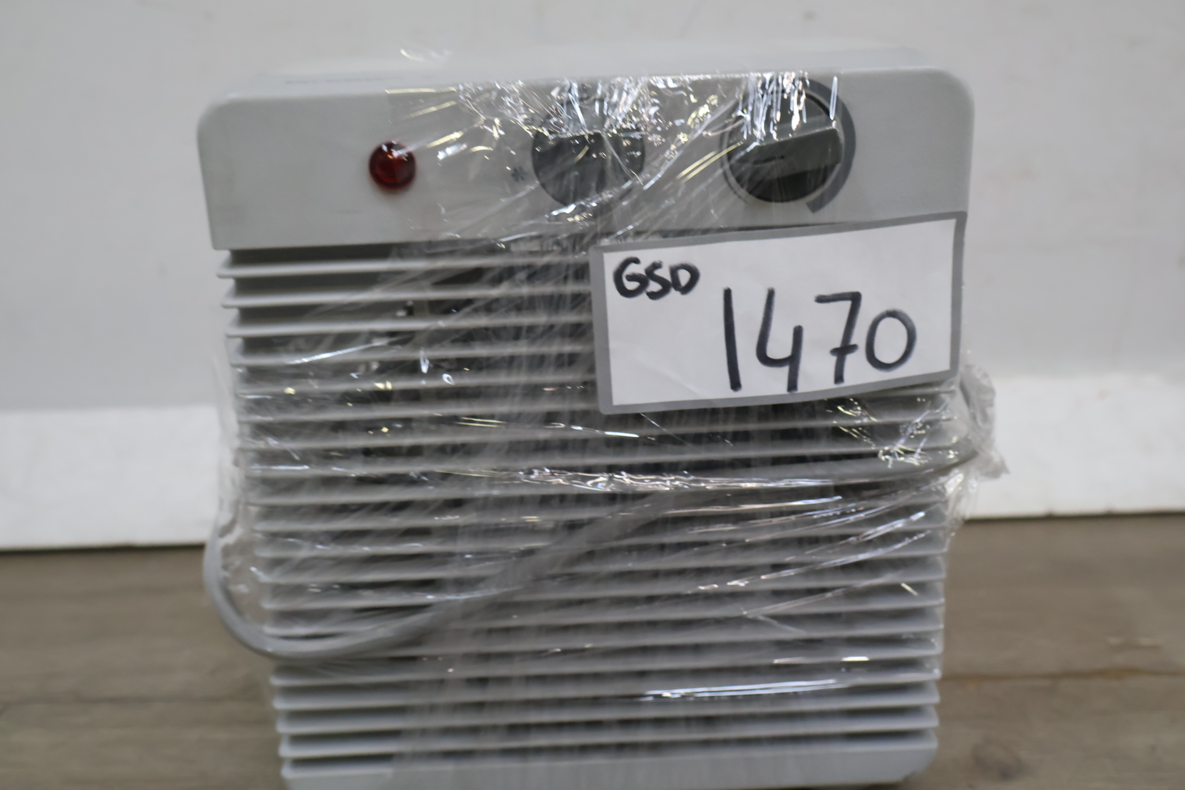 Elektrische ventilator kachel wit – foto 17 – kavel bij GSD Auctions, Zoeterwoude