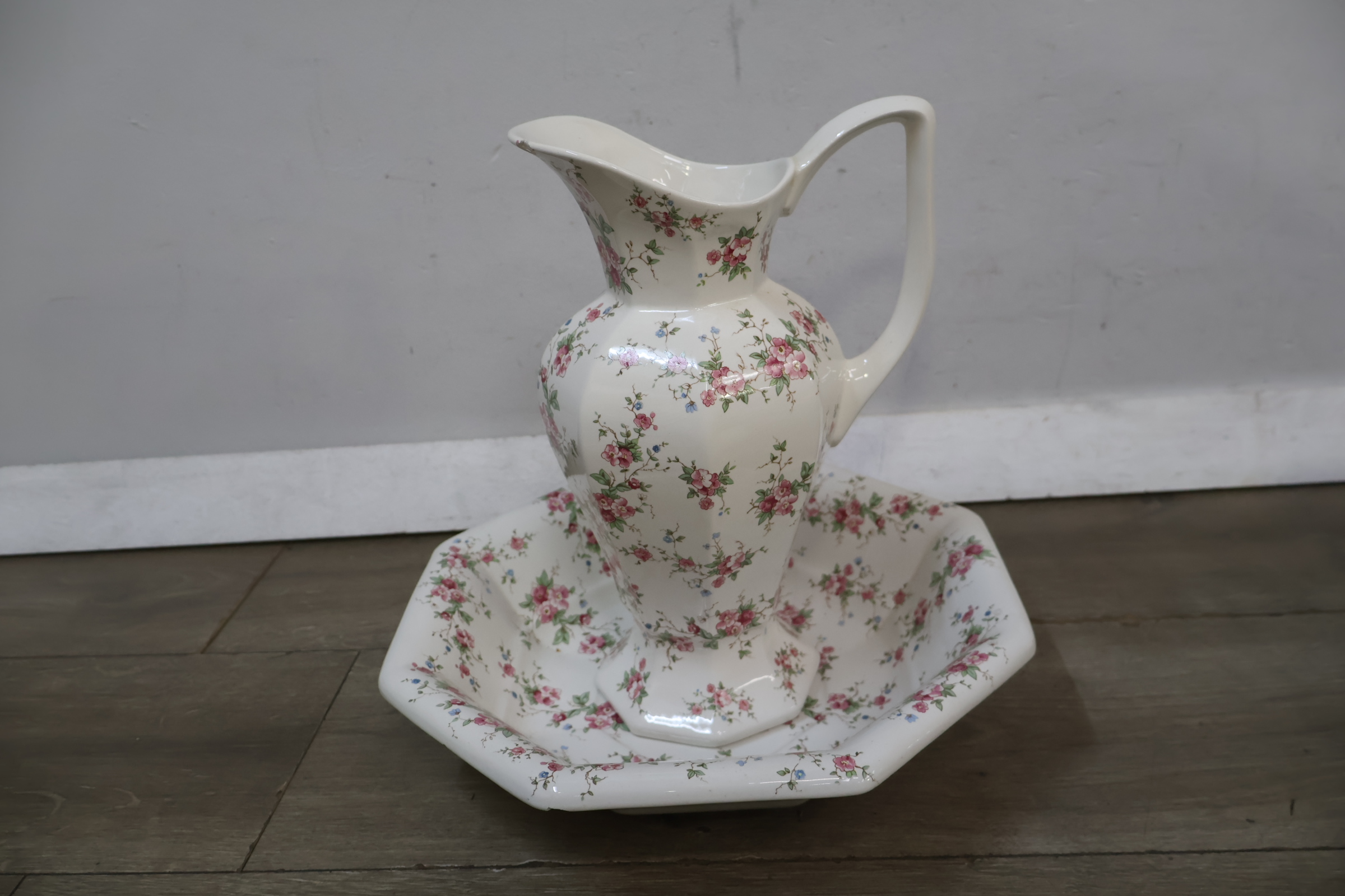 Porseleinen Lampetstel met bloemenmotief – foto 3 – kavel bij GSD Auctions, Zoeterwoude