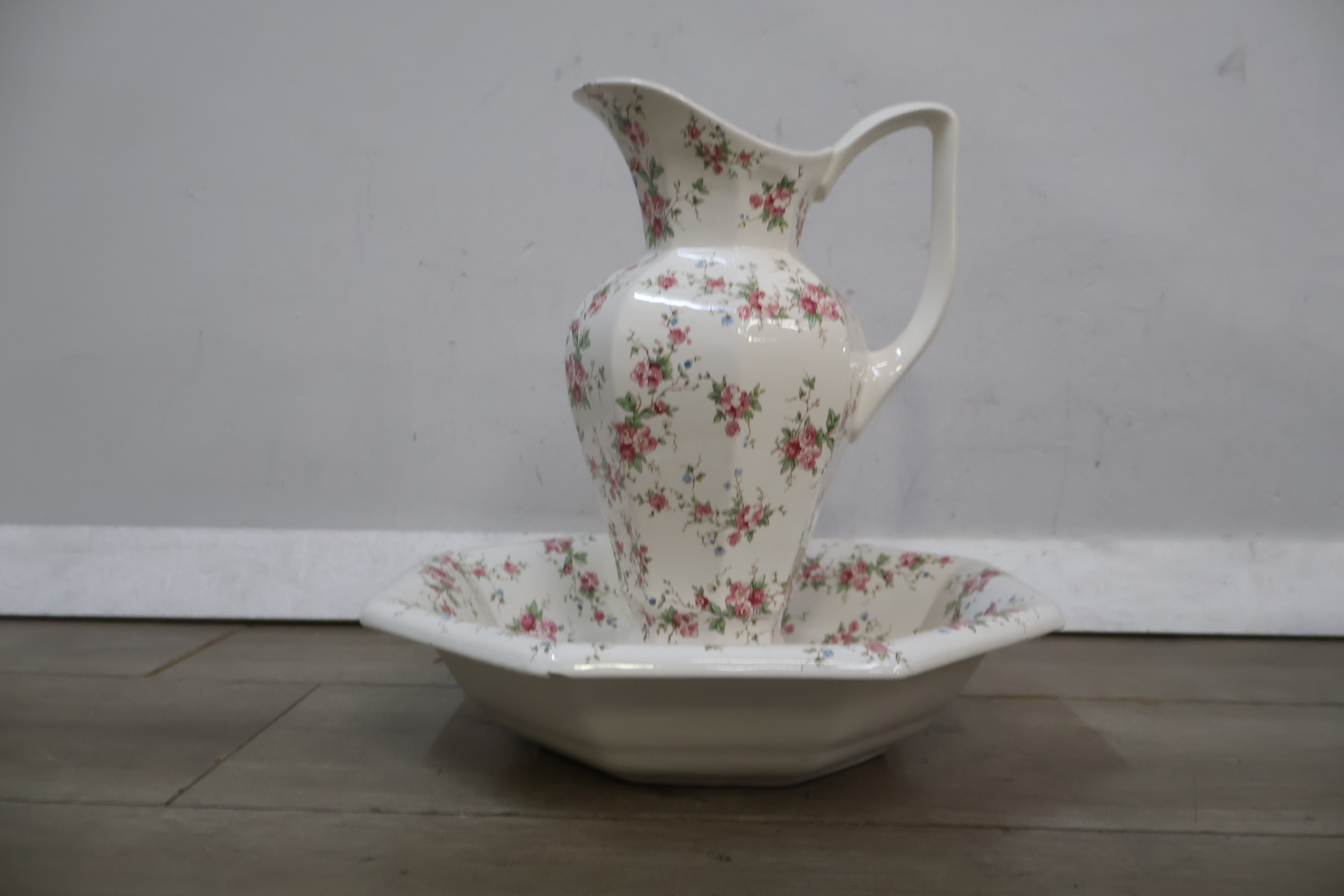 Porseleinen Lampetstel met bloemenmotief – foto 5 – kavel bij GSD Auctions, Zoeterwoude