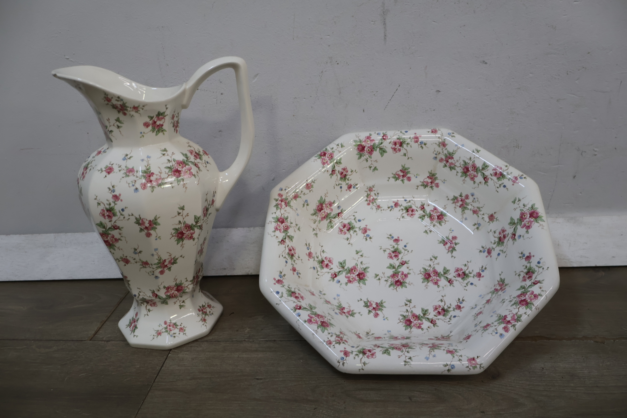 Porseleinen Lampetstel met bloemenmotief – foto 6 – kavel bij GSD Auctions, Zoeterwoude