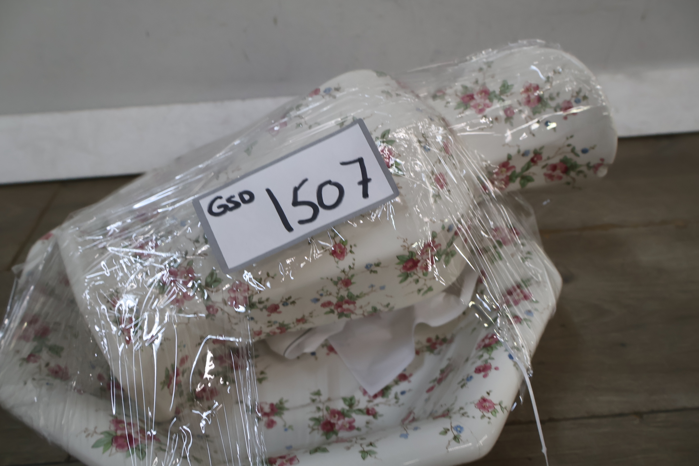 Porseleinen Lampetstel met bloemenmotief – foto 17 – kavel bij GSD Auctions, Zoeterwoude