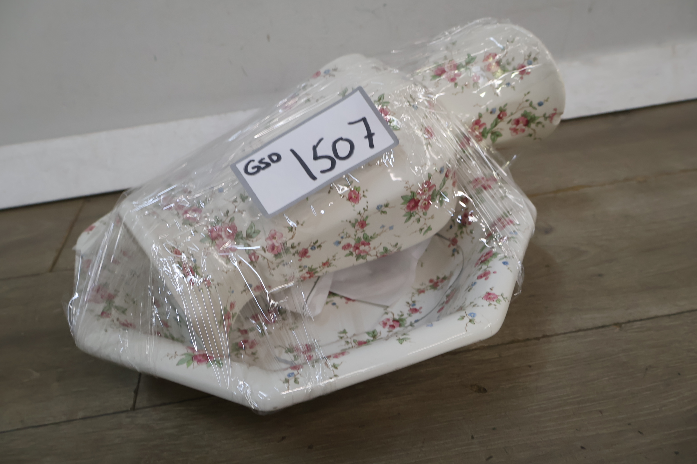Porseleinen Lampetstel met bloemenmotief – foto 18 – kavel bij GSD Auctions, Zoeterwoude