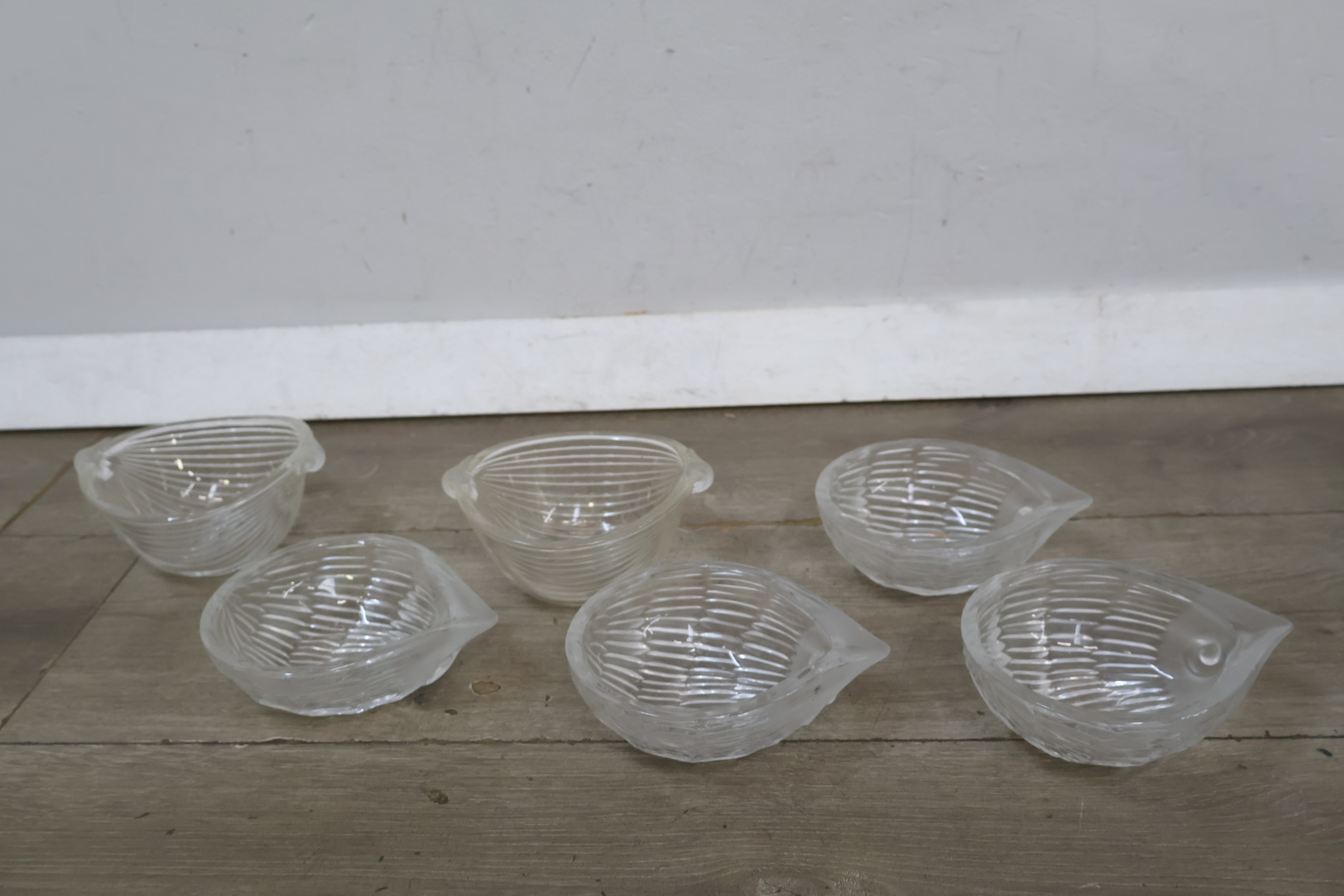 Set van zes glazen kommen – foto 4 – kavel bij GSD Auctions, Zoeterwoude