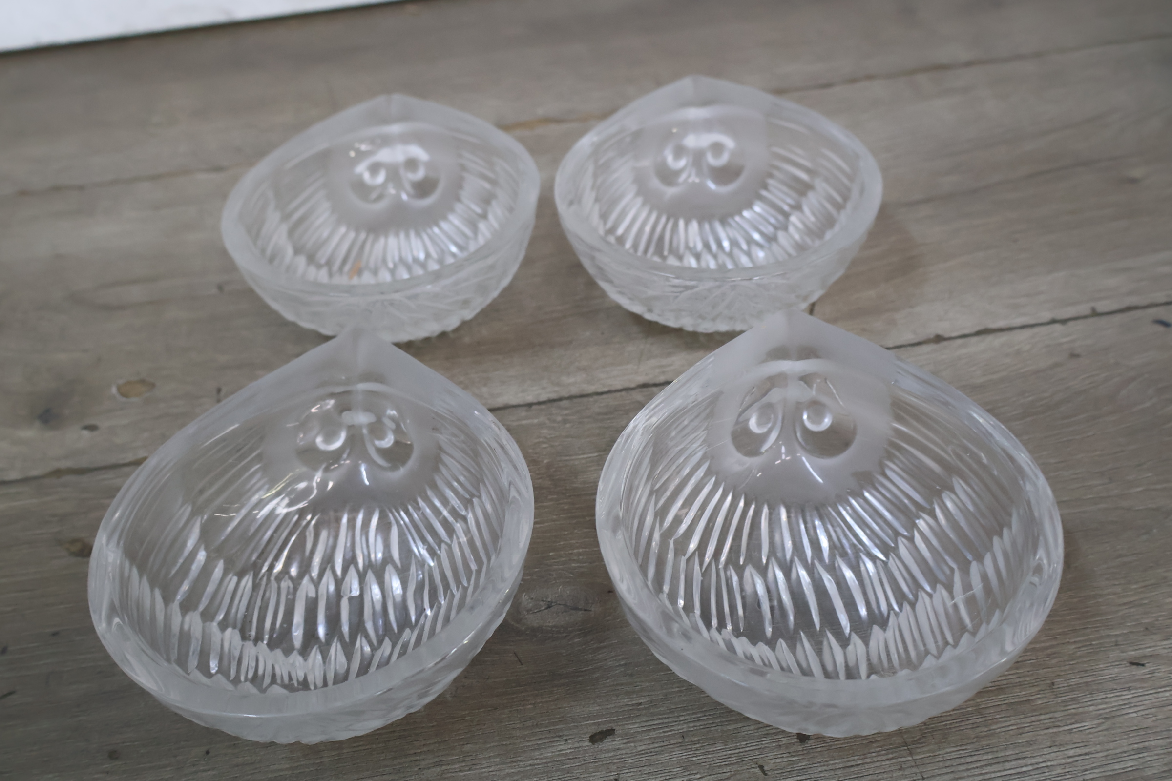 Set van zes glazen kommen – foto 10 – kavel bij GSD Auctions, Zoeterwoude