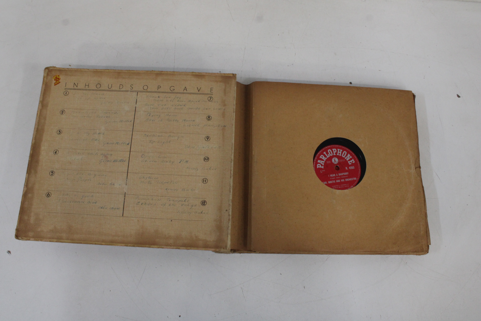 Oude bundel bakeliet platen – foto 4 – kavel bij GSD Auctions, Zoeterwoude