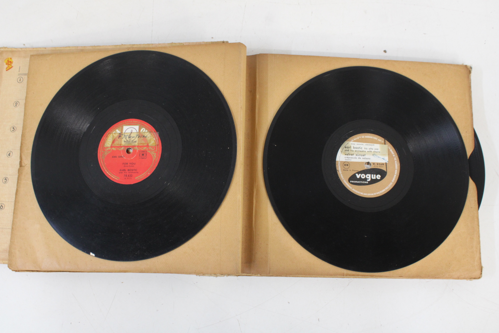 Oude bundel bakeliet platen – foto 8 – kavel bij GSD Auctions, Zoeterwoude
