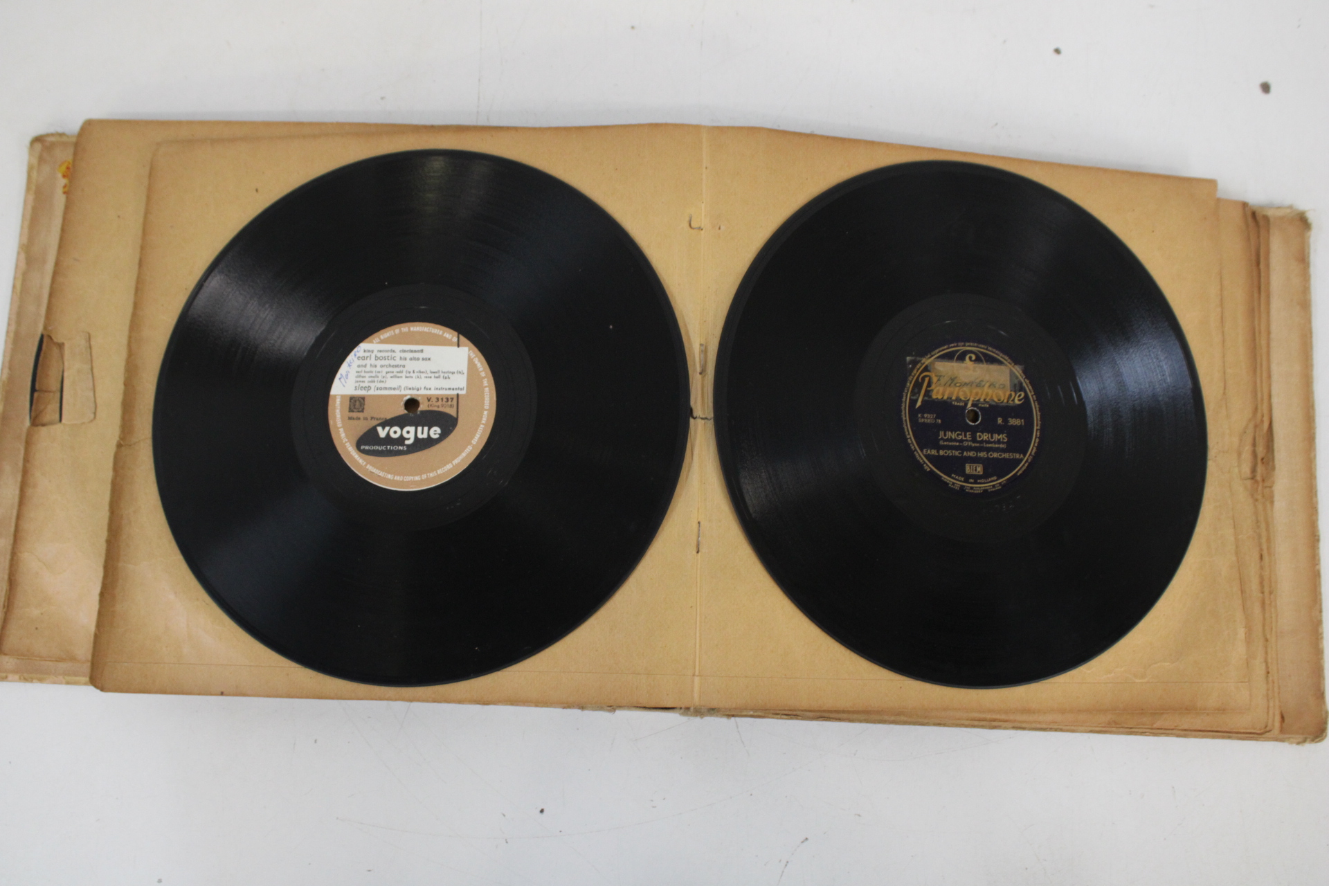 Oude bundel bakeliet platen – foto 10 – kavel bij GSD Auctions, Zoeterwoude