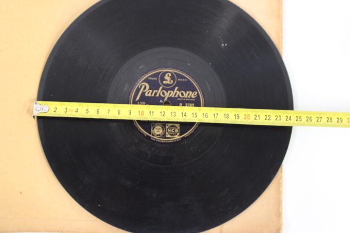 Oude bundel bakeliet platen – foto 18 – kavel bij GSD Auctions, Zoeterwoude