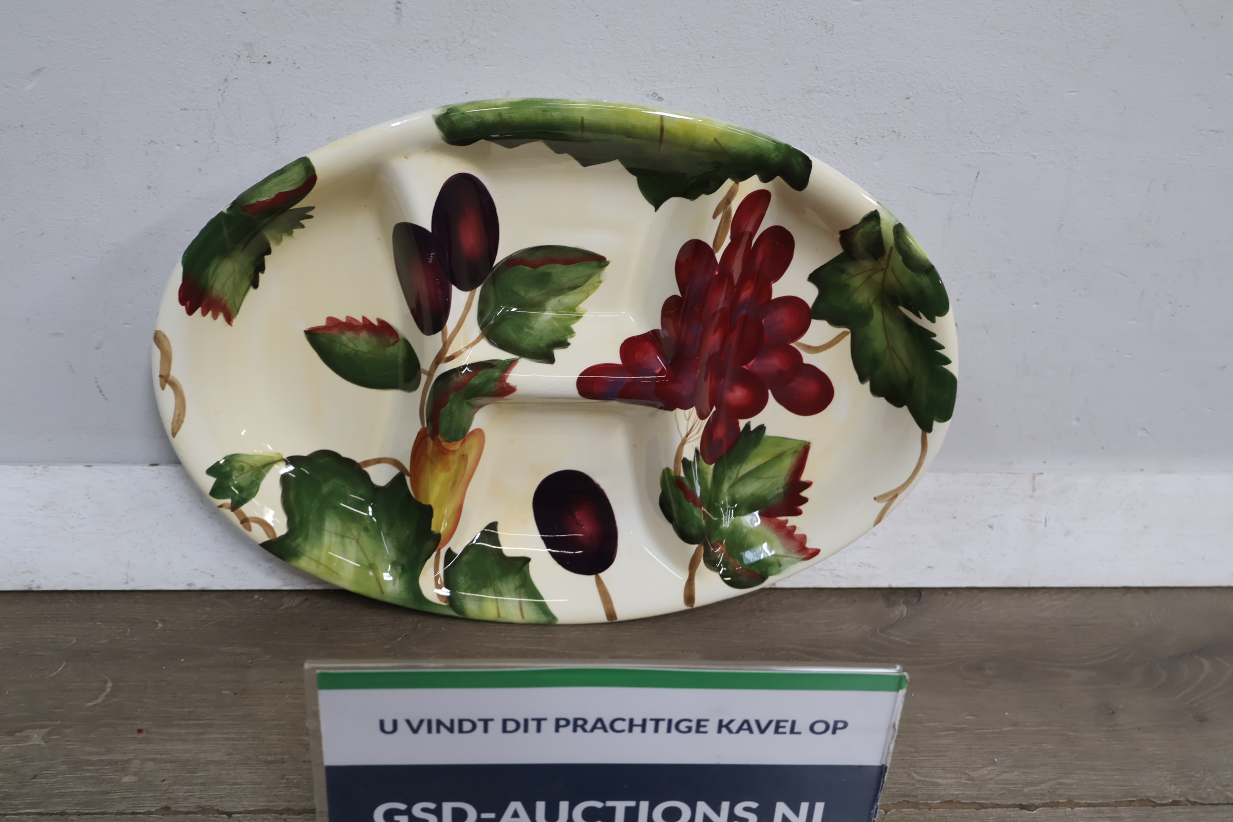 Decoratieve keramische Borrelschaal – foto 2 – kavel bij GSD Auctions, Zoeterwoude