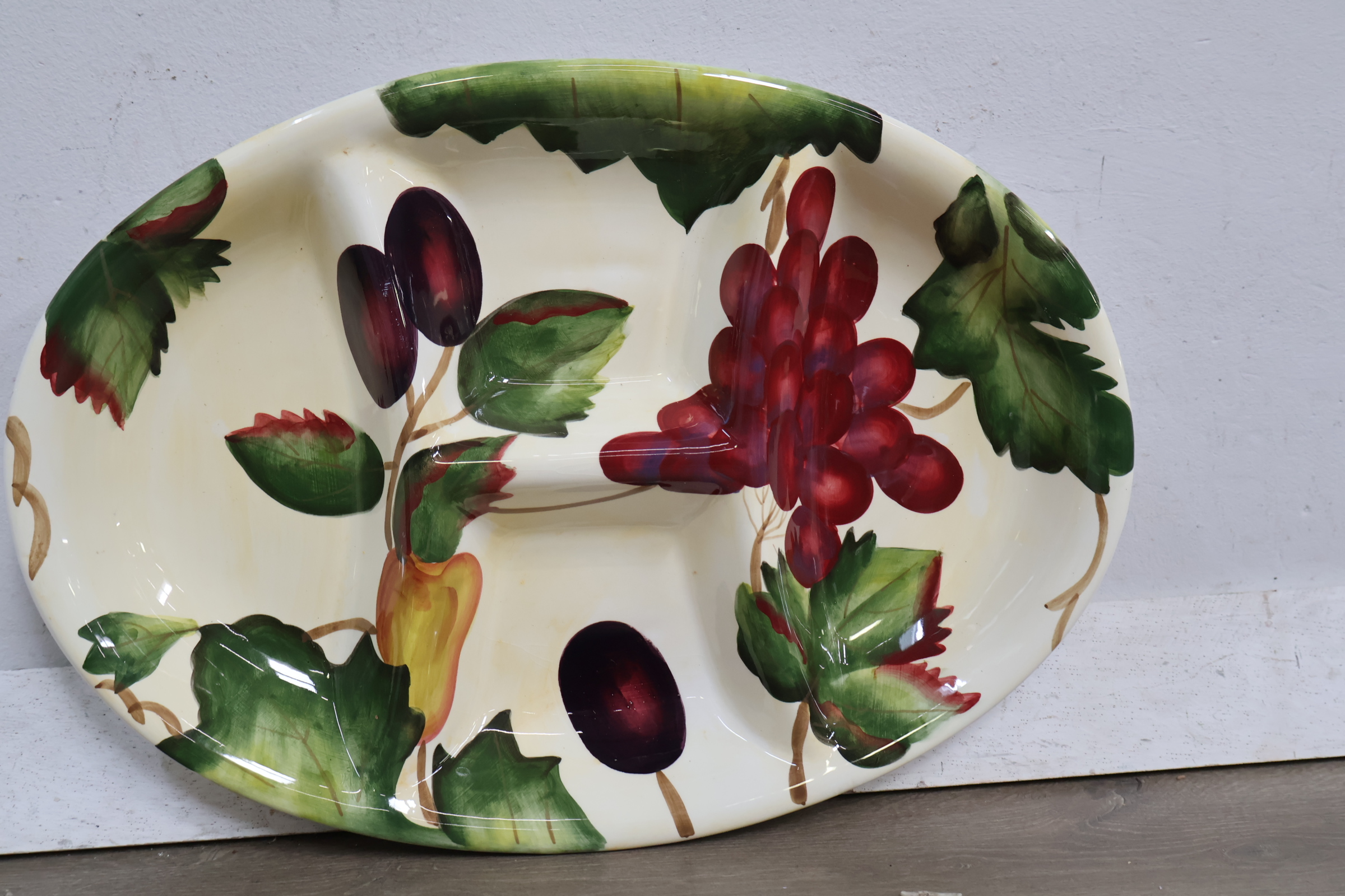 Decoratieve keramische Borrelschaal – foto 3 – kavel bij GSD Auctions, Zoeterwoude