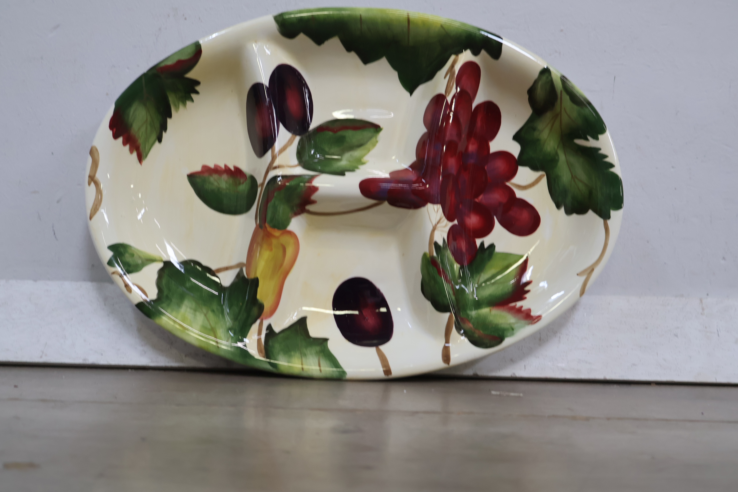 Decoratieve keramische Borrelschaal – foto 4 – kavel bij GSD Auctions, Zoeterwoude