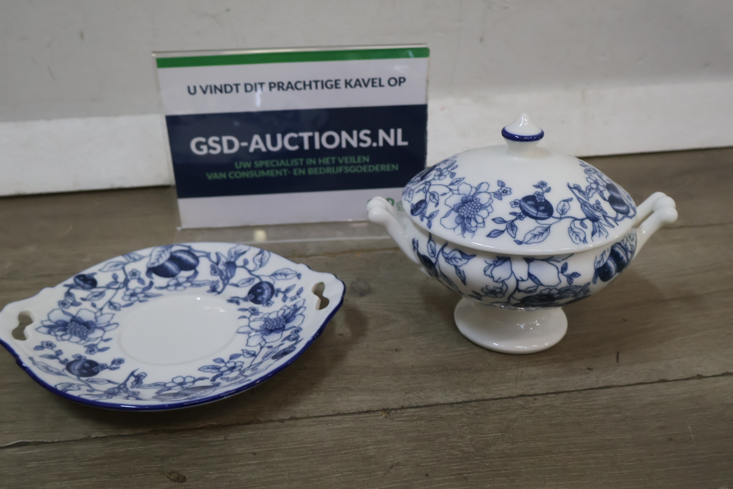 Keramische dekschaal – foto 2 – kavel bij GSD Auctions, Zoeterwoude