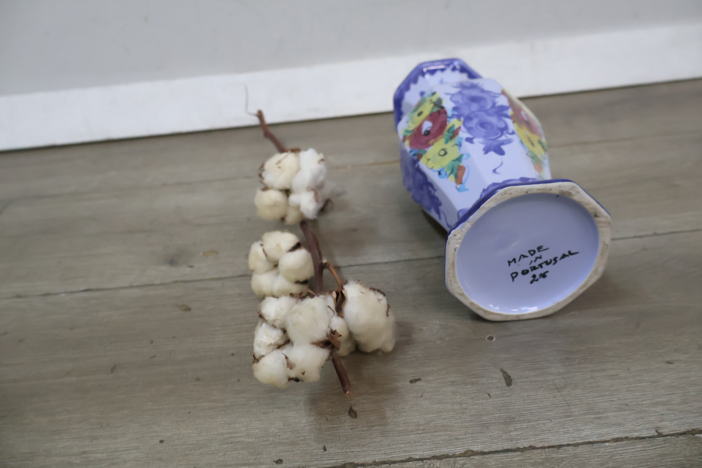 Keramische vaas met bloemenmotief – foto 14 – kavel bij GSD Auctions, Zoeterwoude