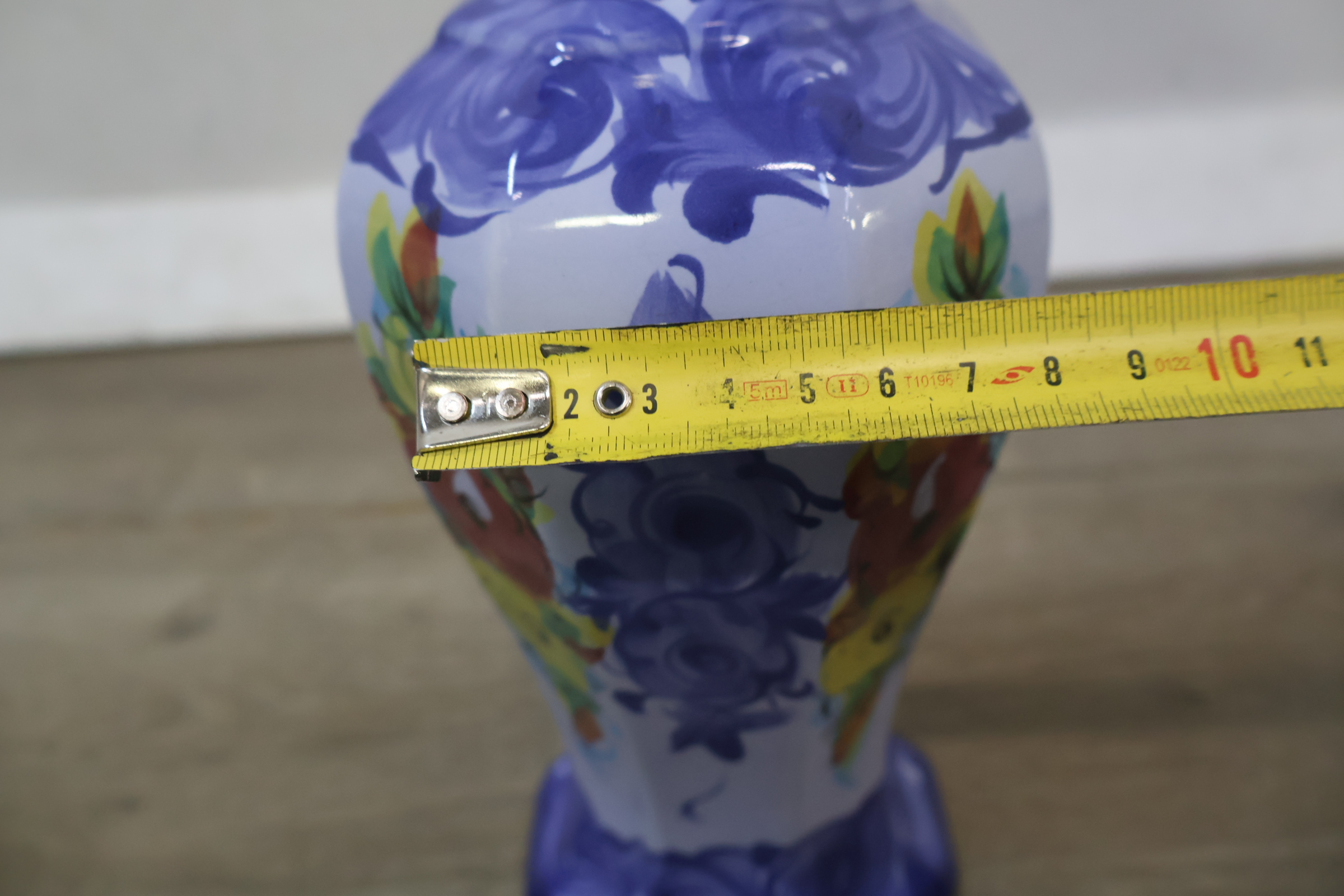 Keramische vaas met bloemenmotief – foto 16 – kavel bij GSD Auctions, Zoeterwoude