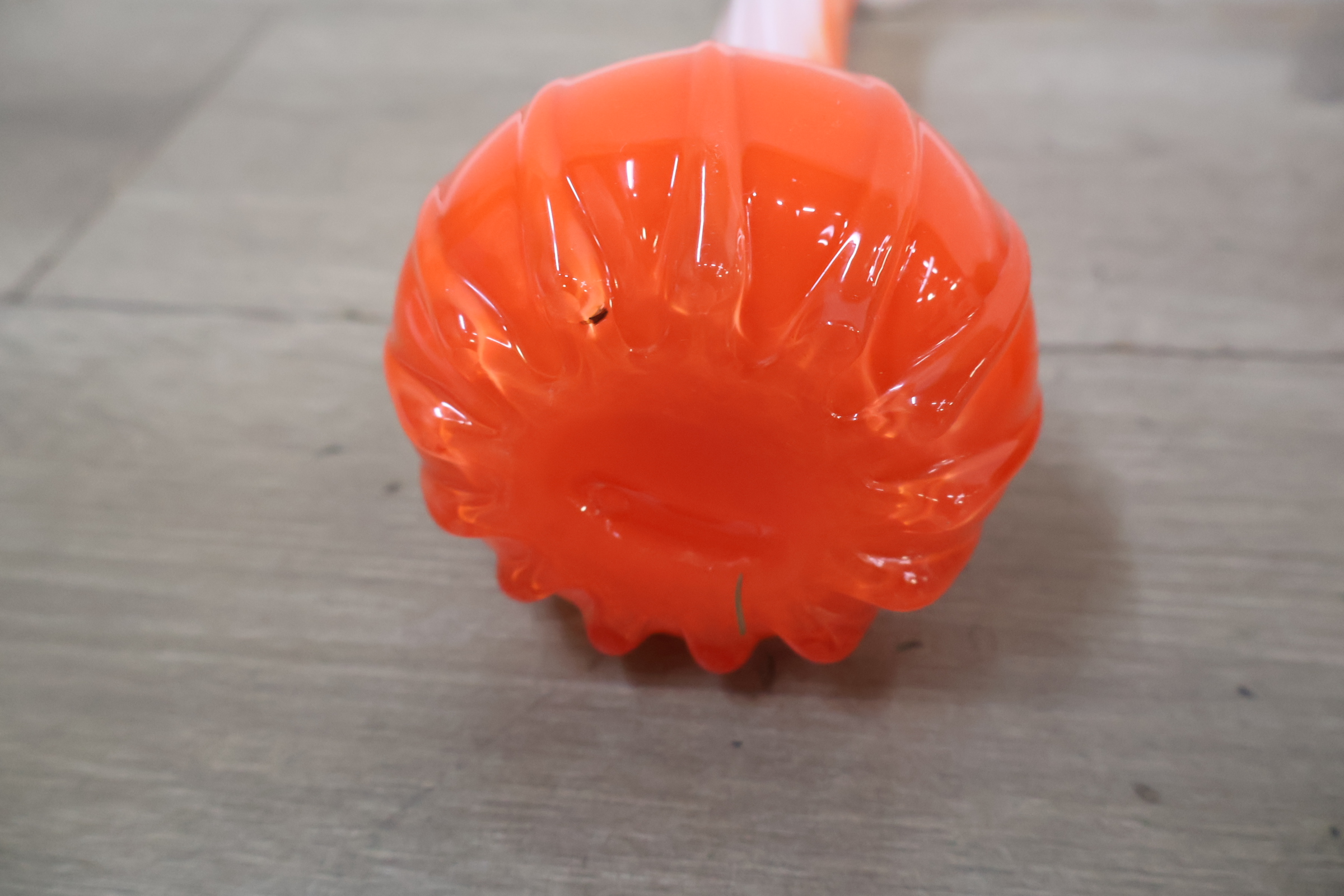 Set van drie glazen vazen – foto 12 – kavel bij GSD Auctions, Zoeterwoude