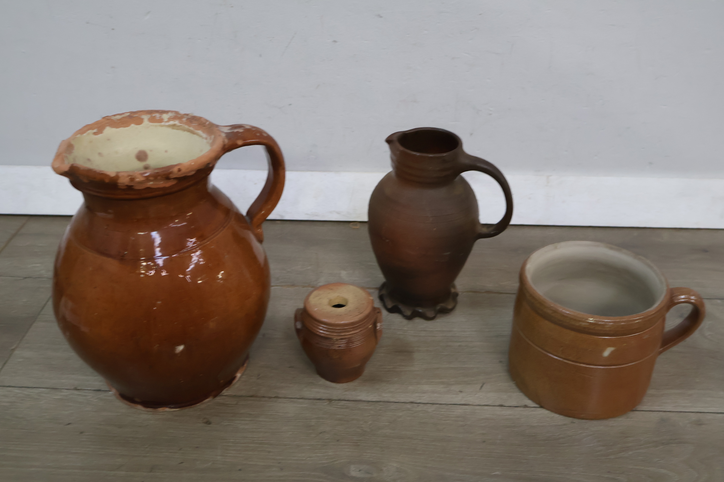 Set van 4 bruine aardewerk potten – foto 5 – kavel bij GSD Auctions, Zoeterwoude