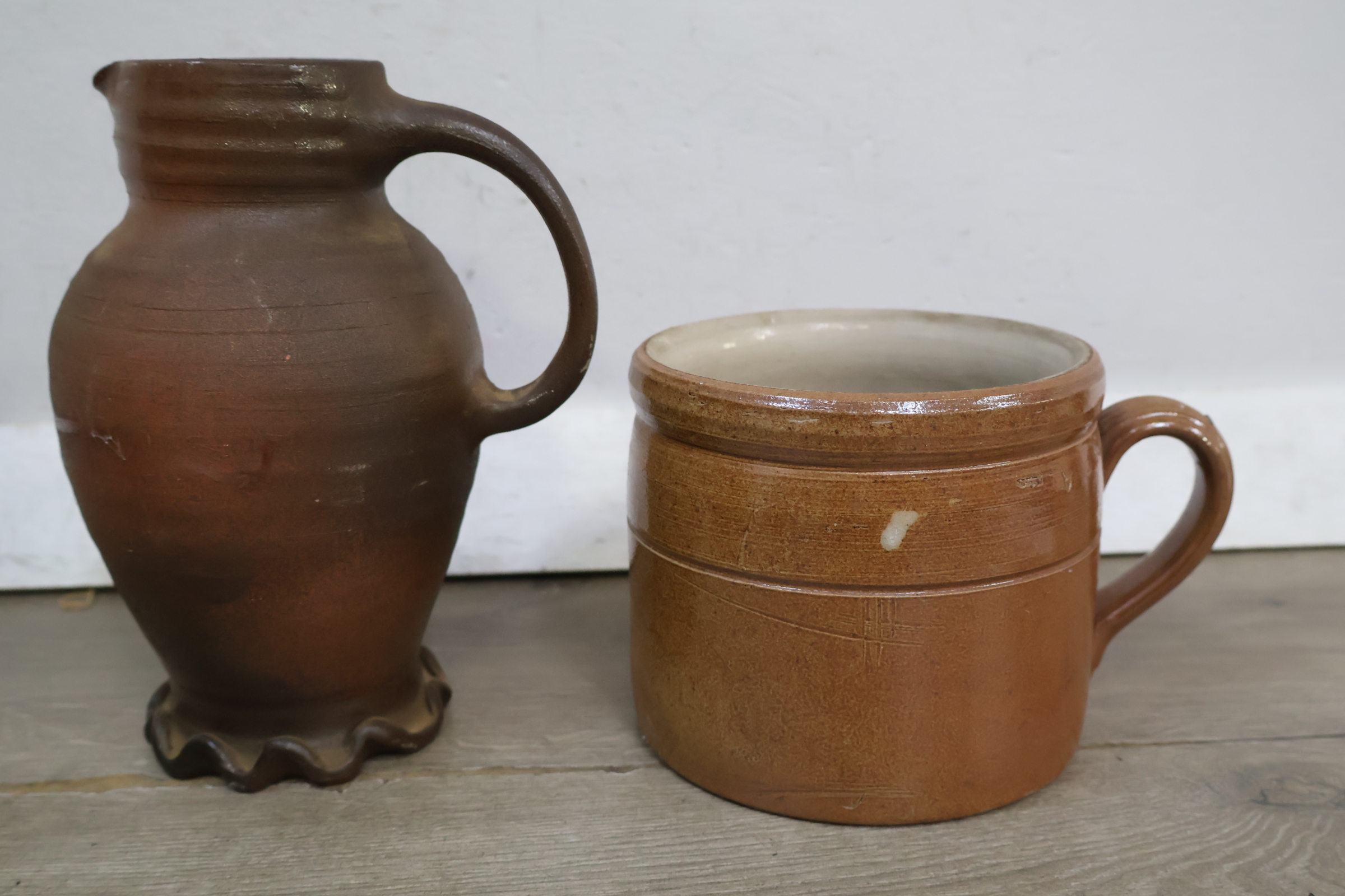Set van 4 bruine aardewerk potten – foto 6 – kavel bij GSD Auctions, Zoeterwoude