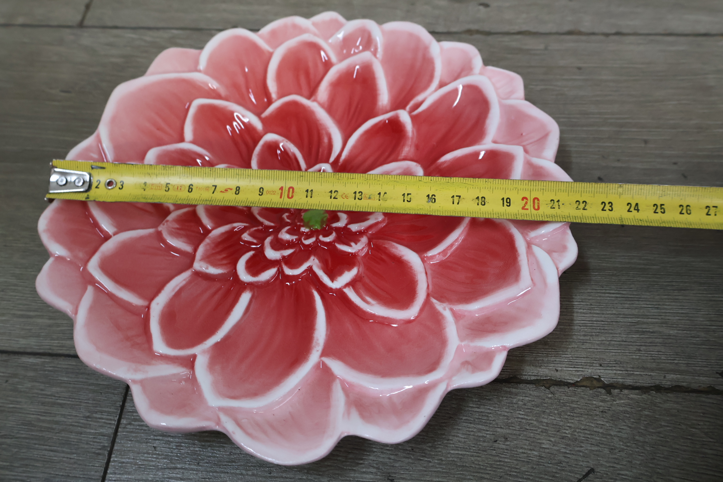 Decoratief keramisch kleurrijk bloemvormig bord – foto 14 – kavel bij GSD Auctions, Zoeterwoude